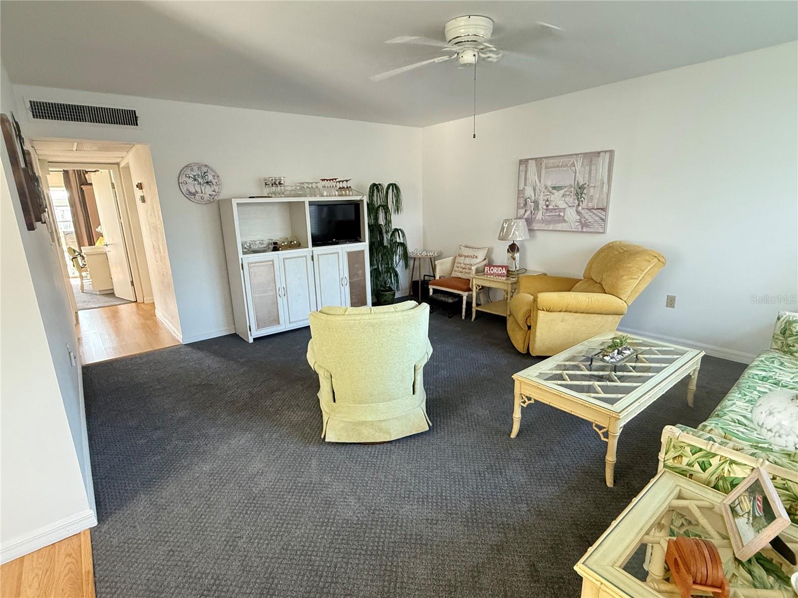 Image 7 of 27 For 205 Andover Place N 101