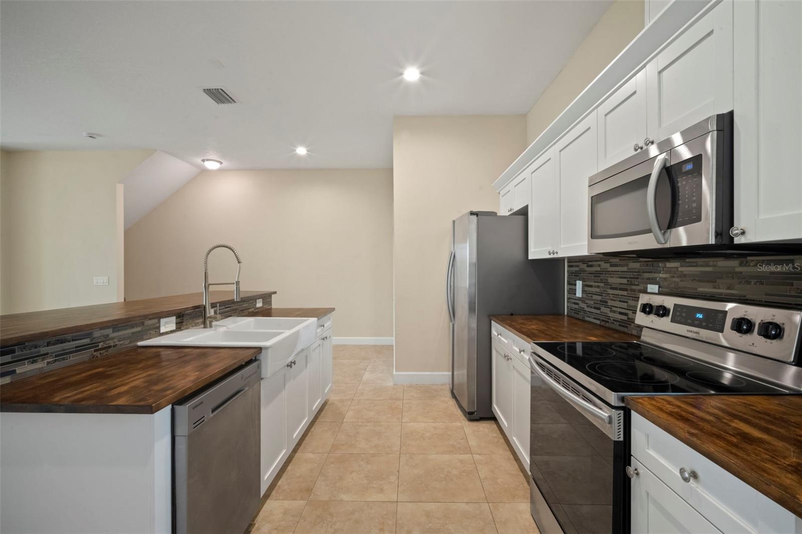 Image 11 of 39 For 718 22nd Street