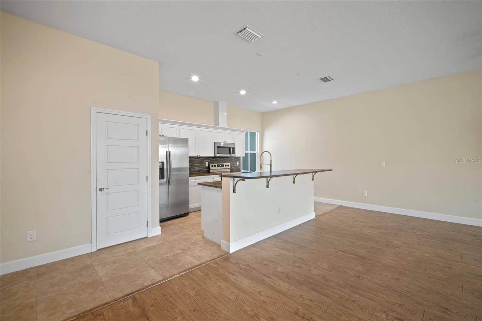 Image 16 of 39 For 718 22nd Street