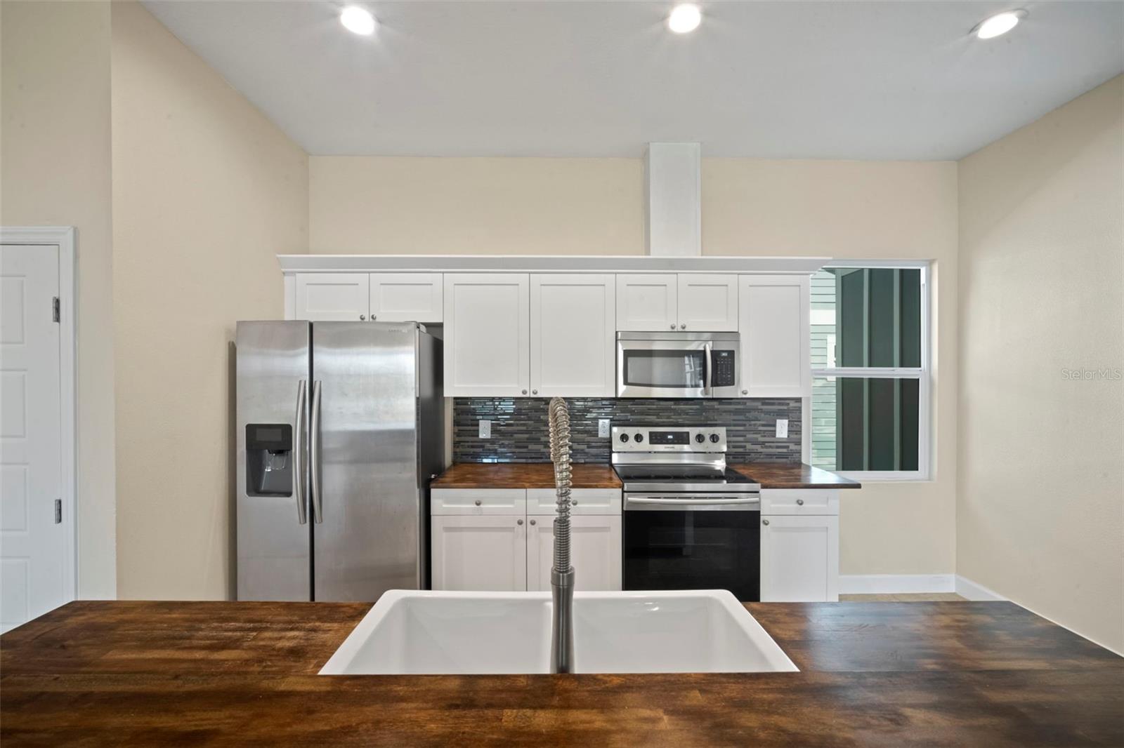 Image 17 of 39 For 718 22nd Street