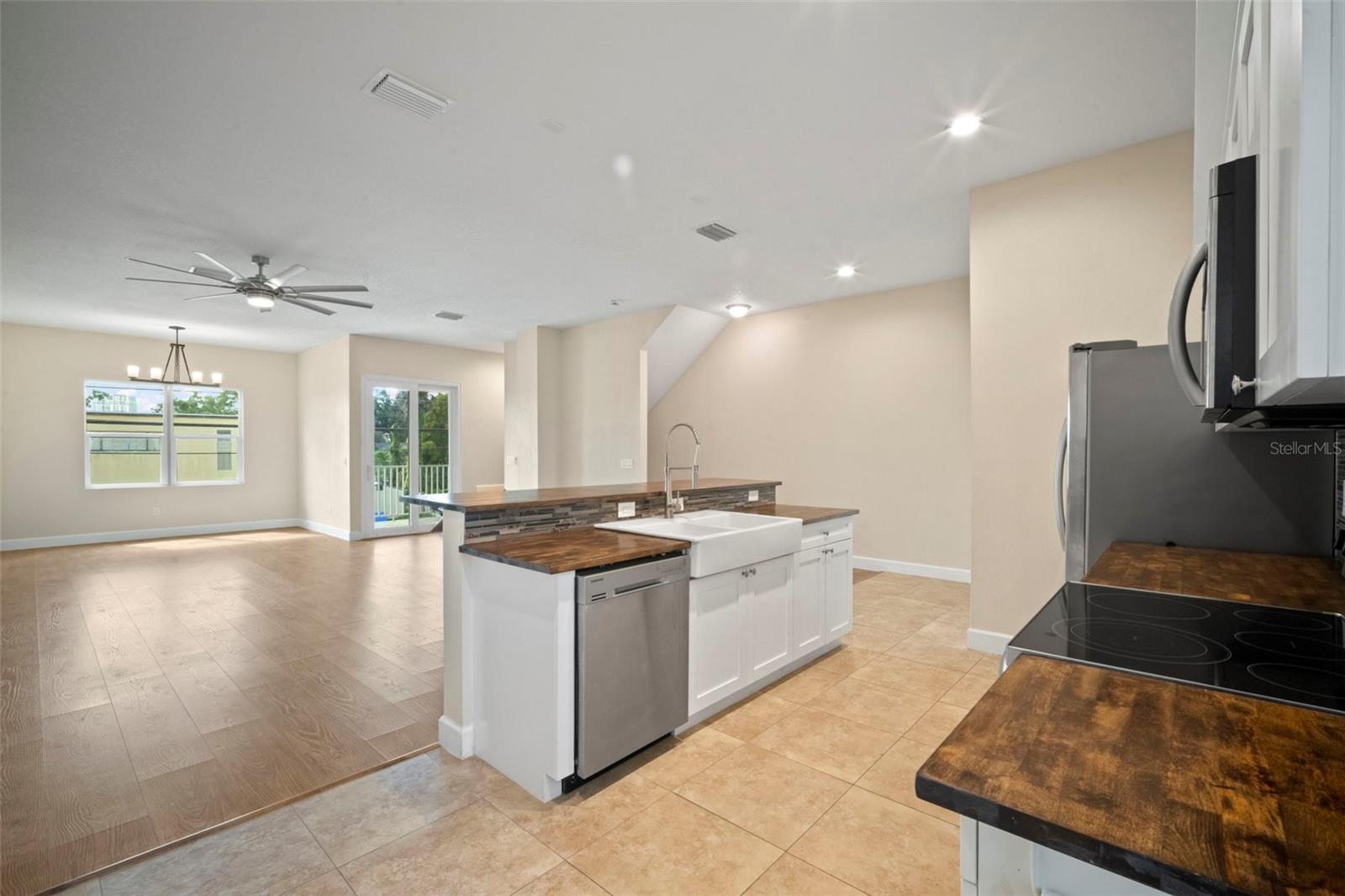 Image 19 of 39 For 718 22nd Street