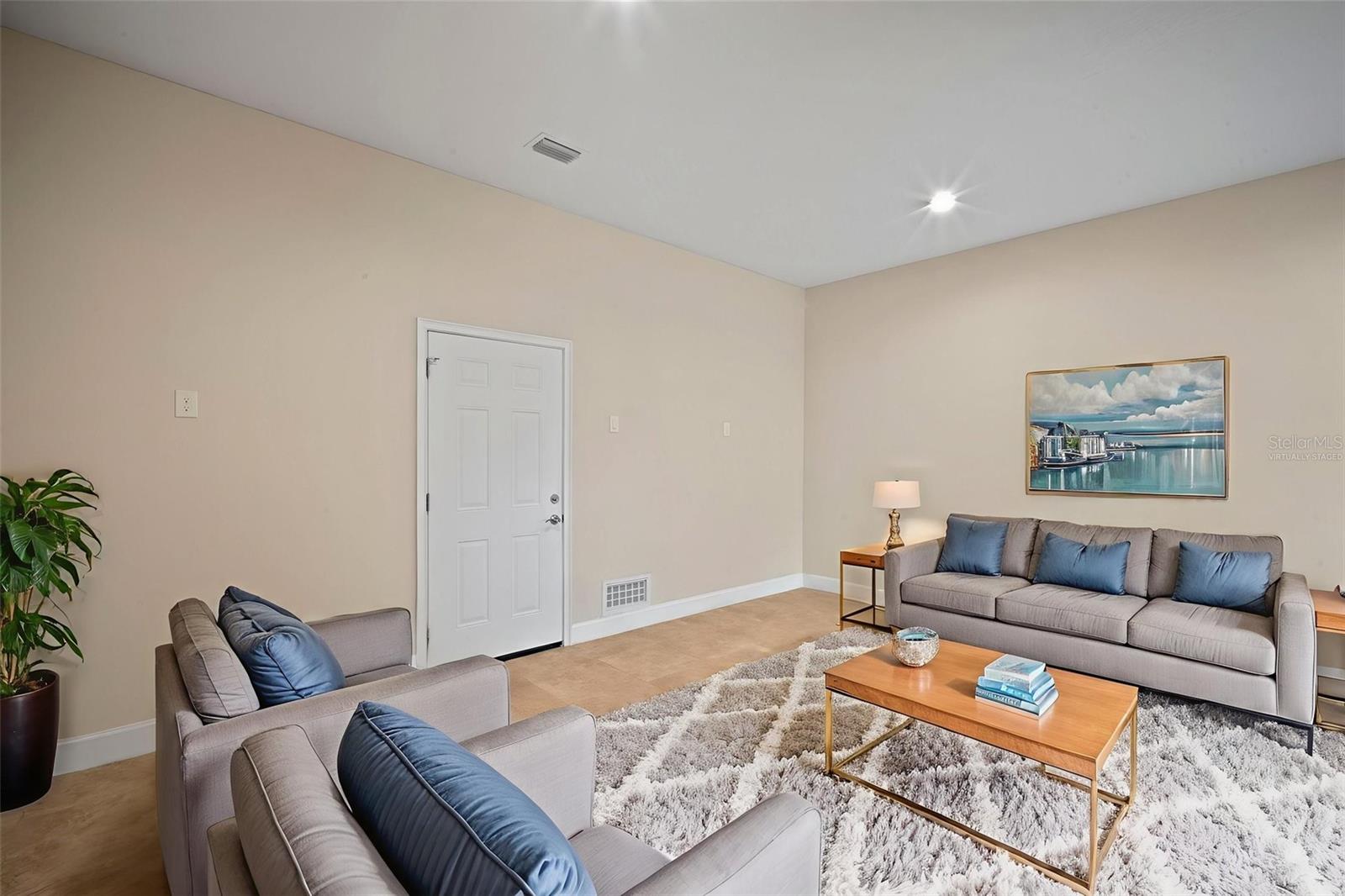Image 3 of 39 For 718 22nd Street