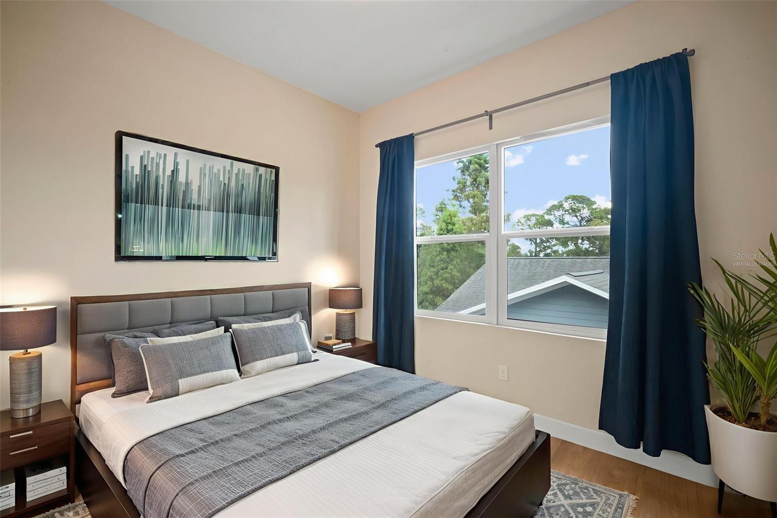 Image 7 of 39 For 718 22nd Street