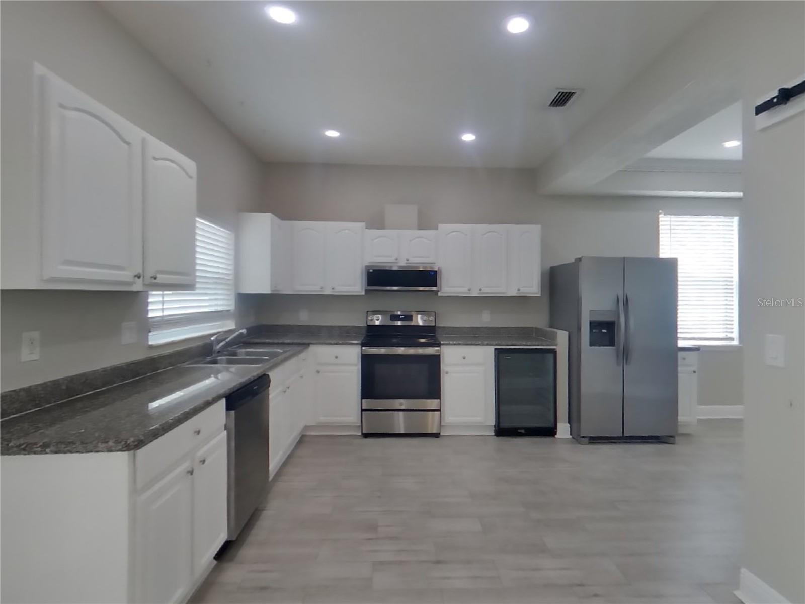 Image 5 of 18 For 8808 Bayaud Drive
