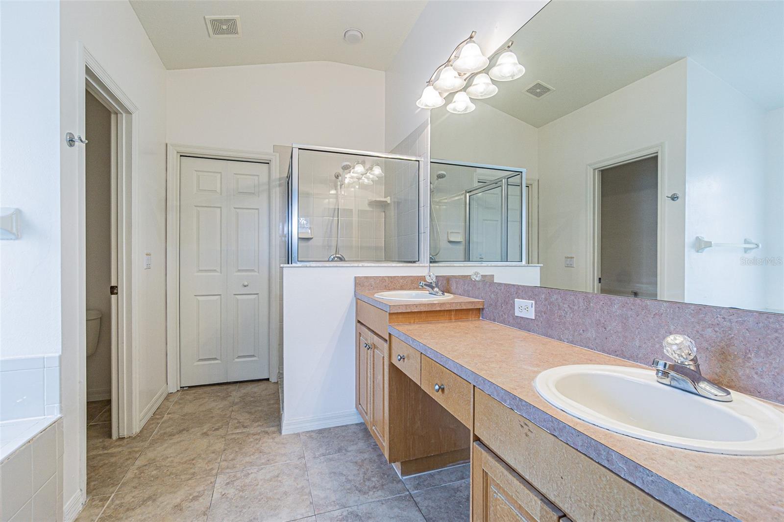 Image 20 of 35 For 18024 Arbor Crest Drive