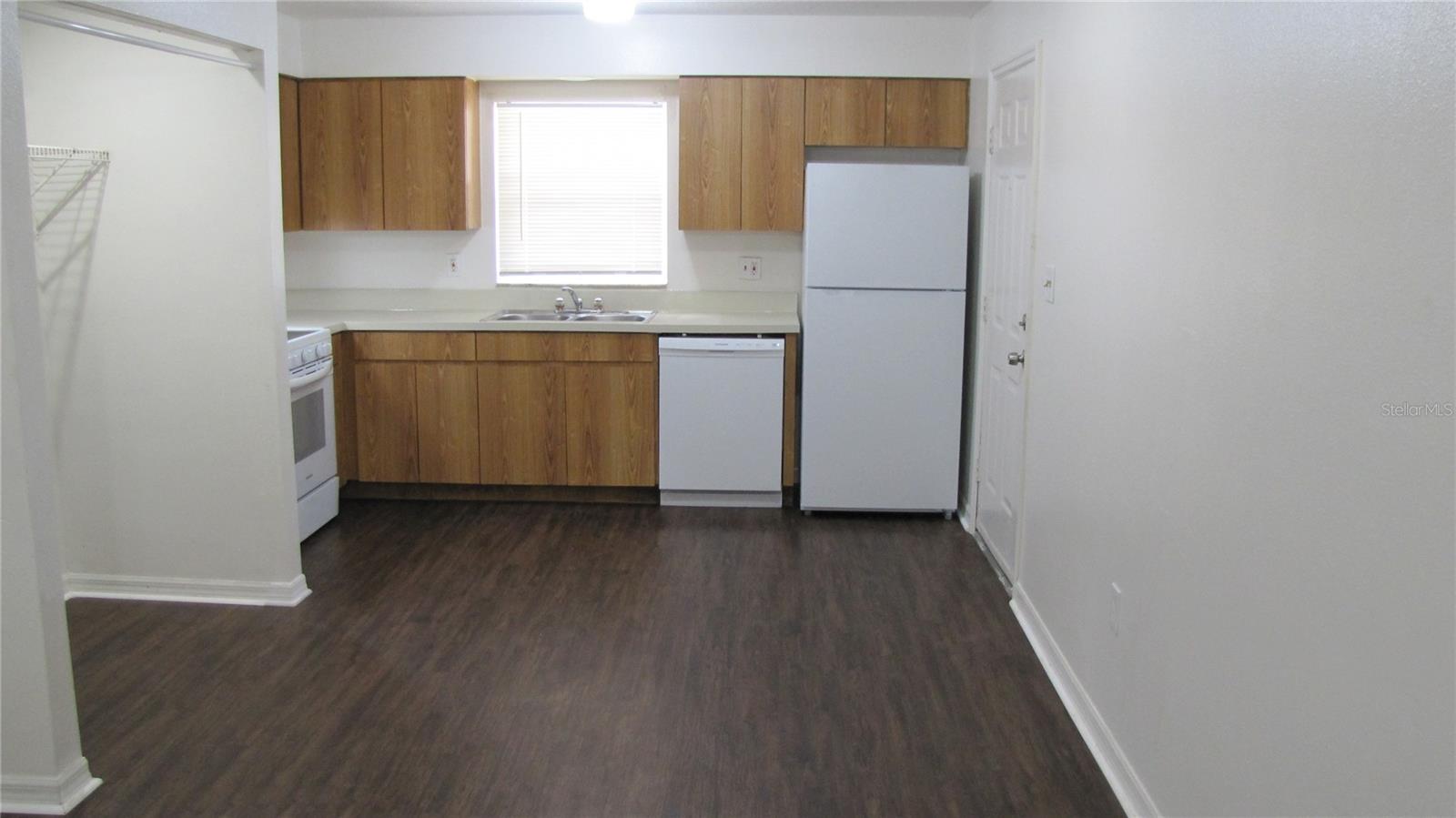 Image 4 of 11 For 3601 Temple Street B