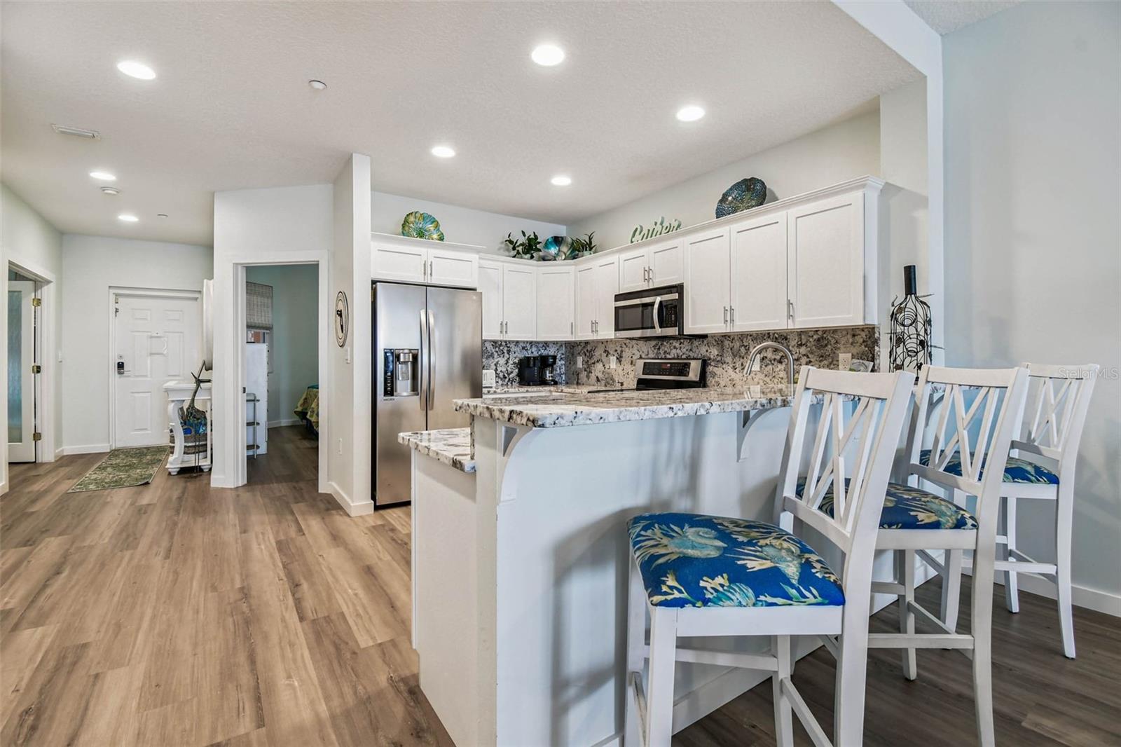 Image 11 of 39 For 530 Gulfview Boulevard 304