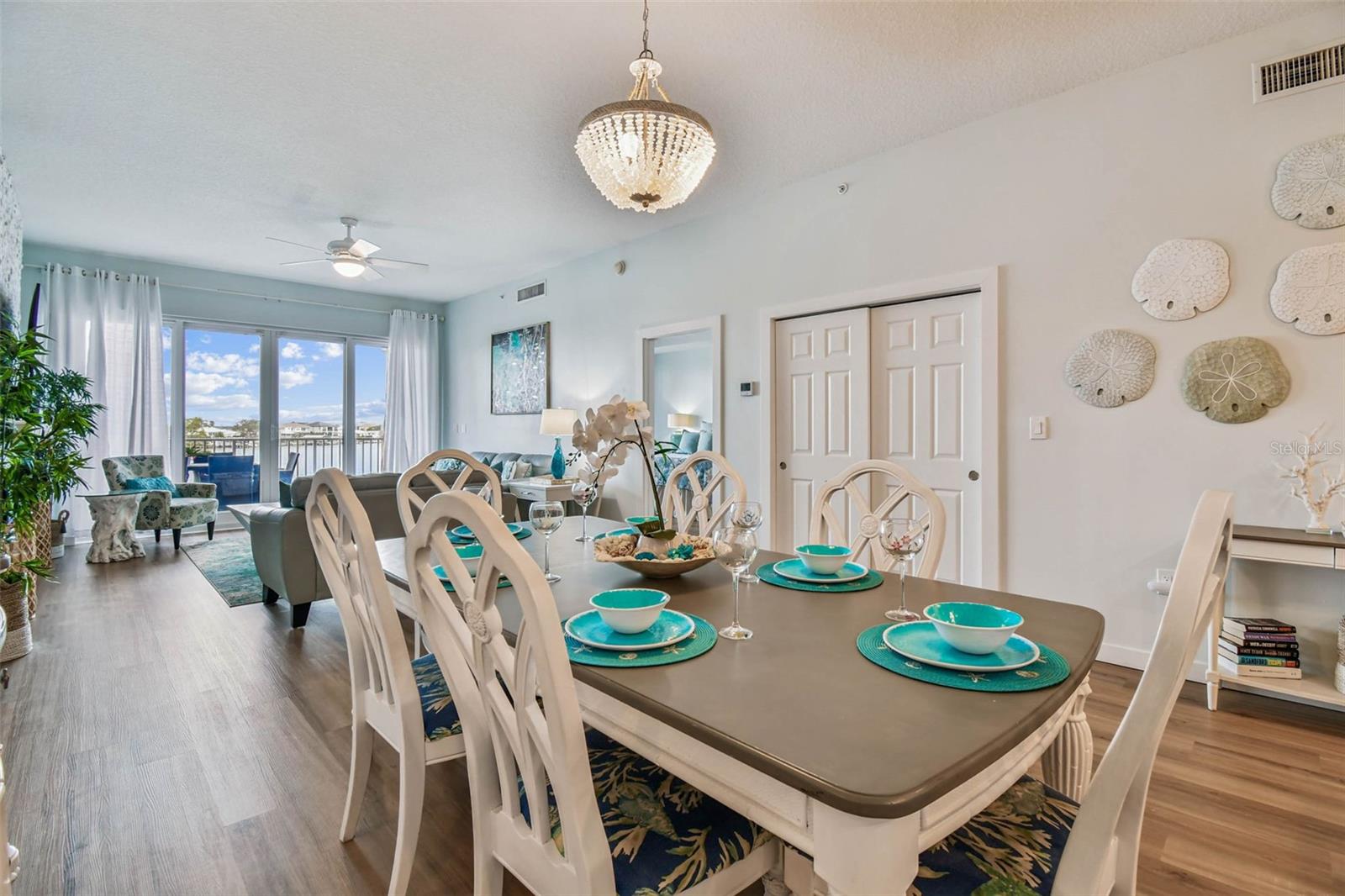 Image 12 of 39 For 530 Gulfview Boulevard 304