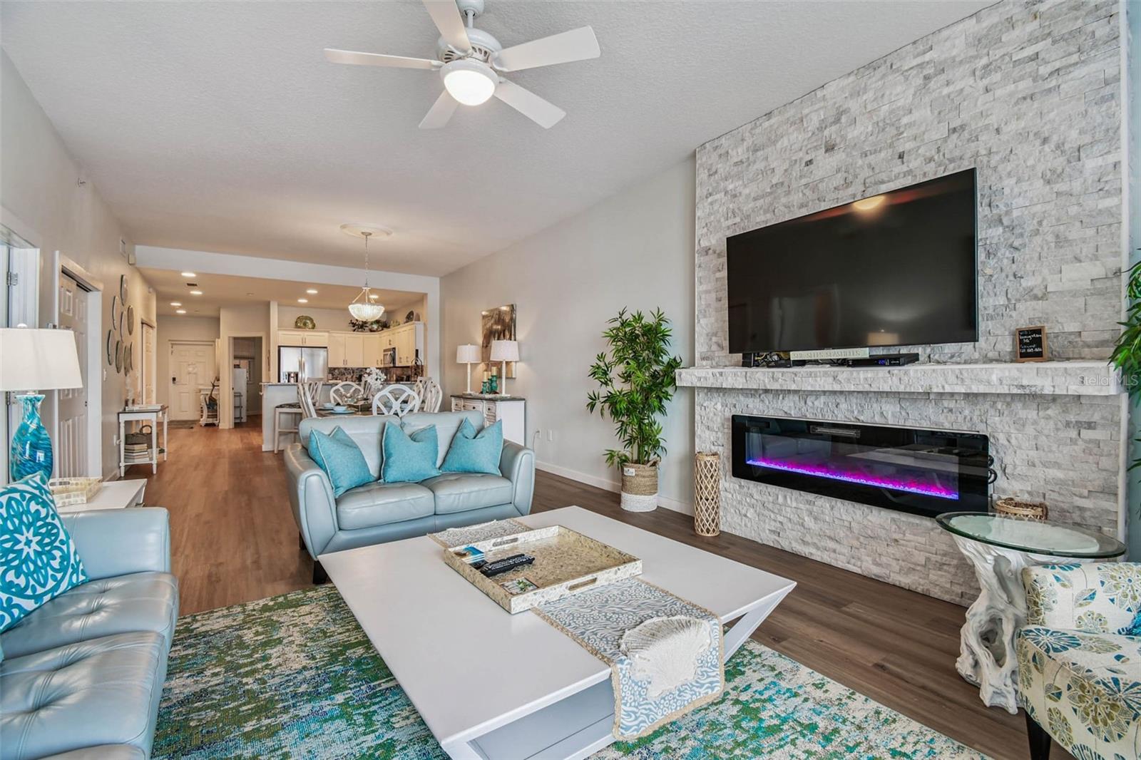 Image 17 of 39 For 530 Gulfview Boulevard 304