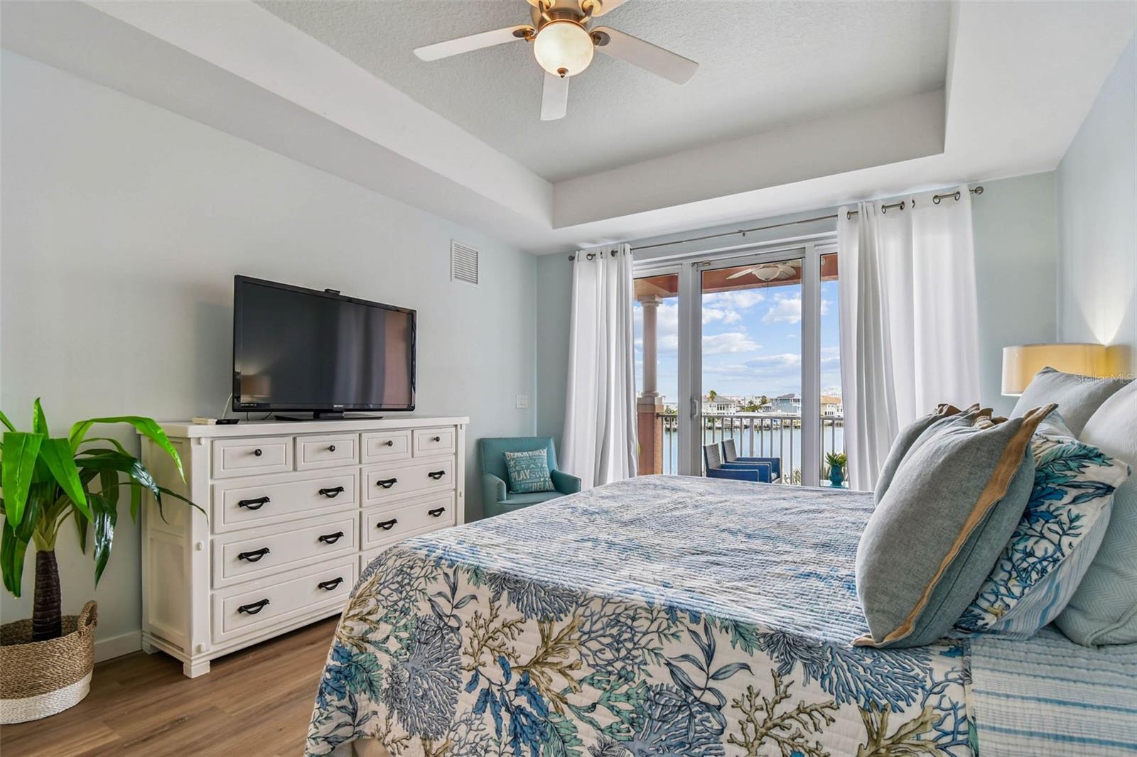 Image 20 of 39 For 530 Gulfview Boulevard 304