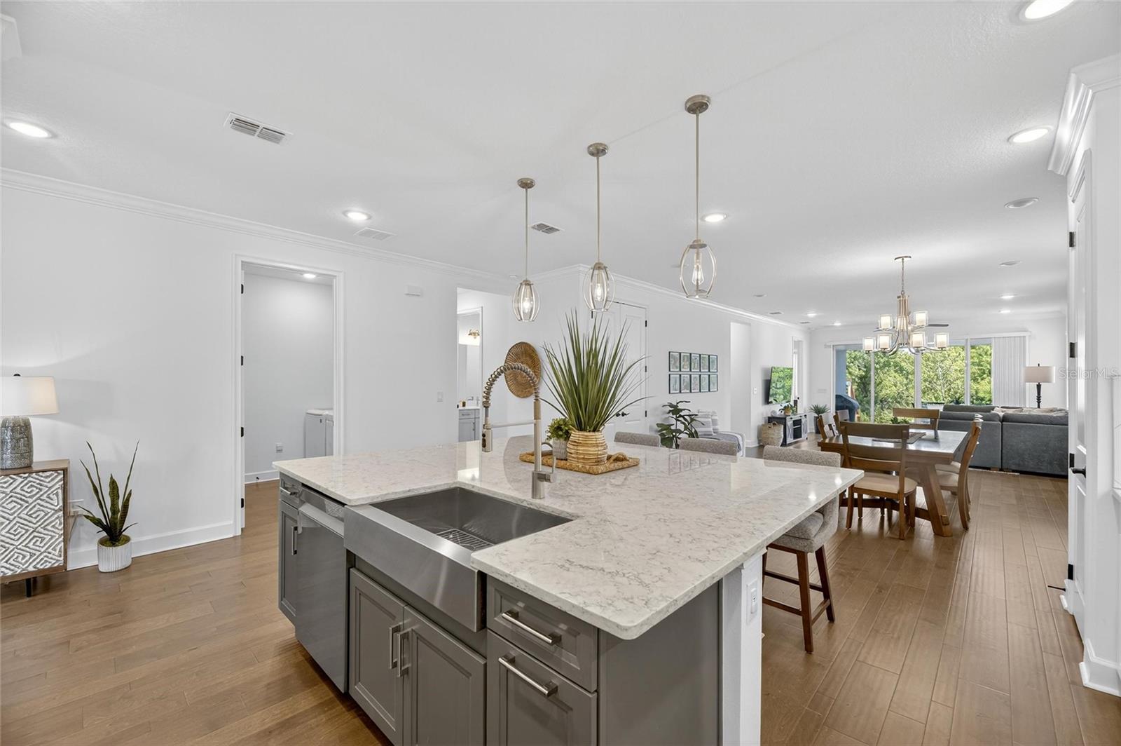 Image 21 of 75 For 977 Signet Drive