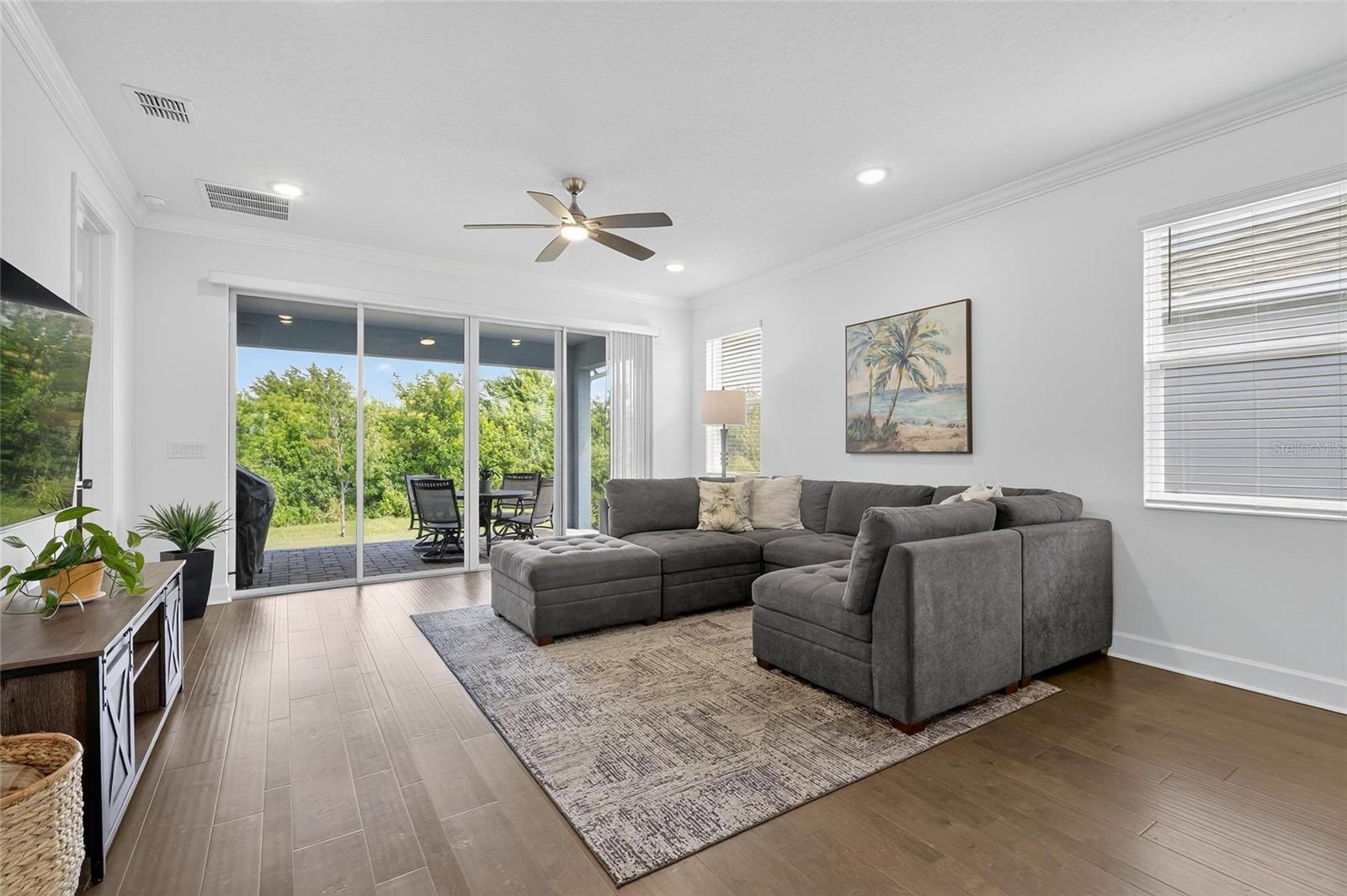 Image 33 of 75 For 977 Signet Drive