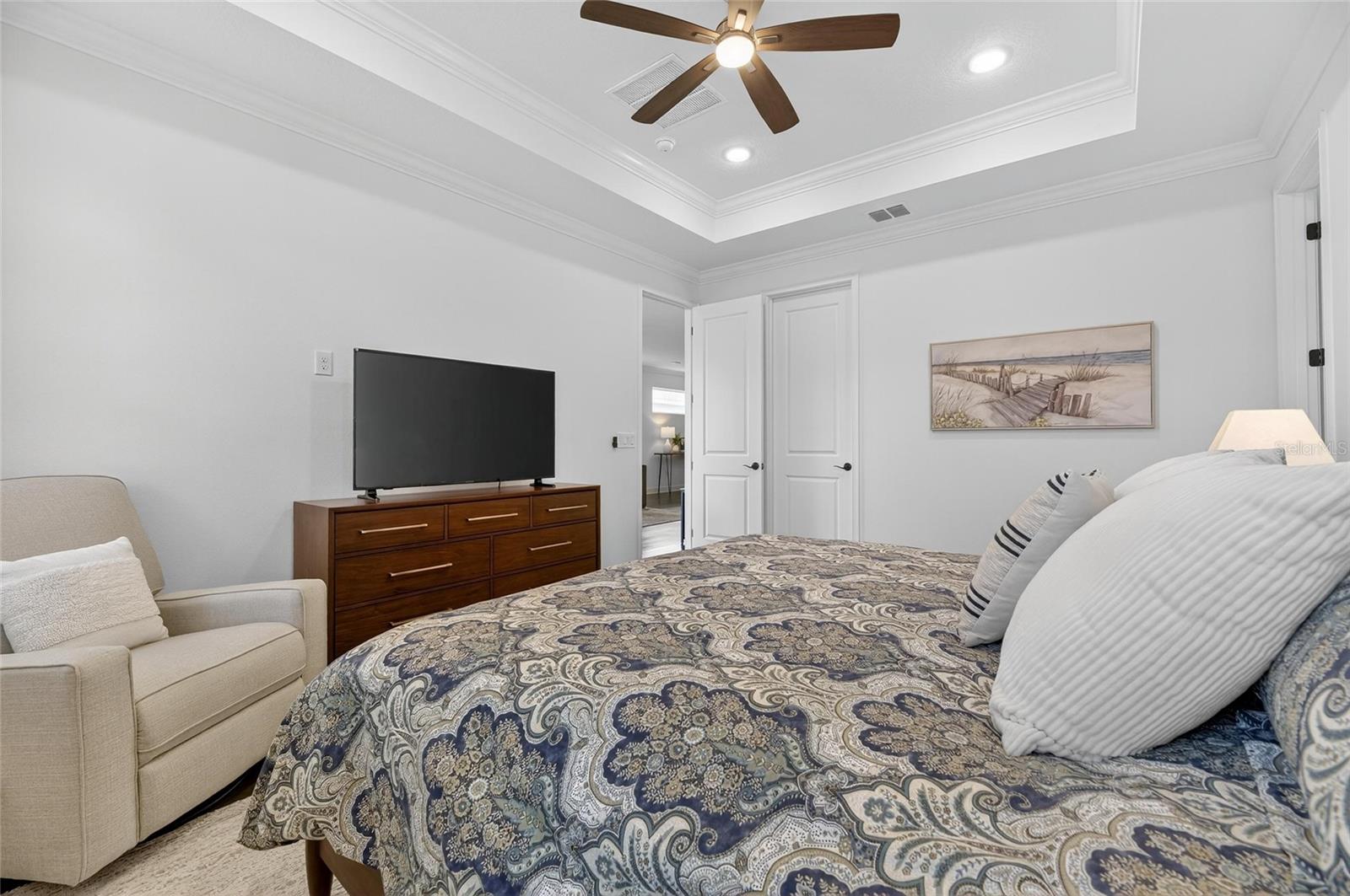 Image 39 of 75 For 977 Signet Drive