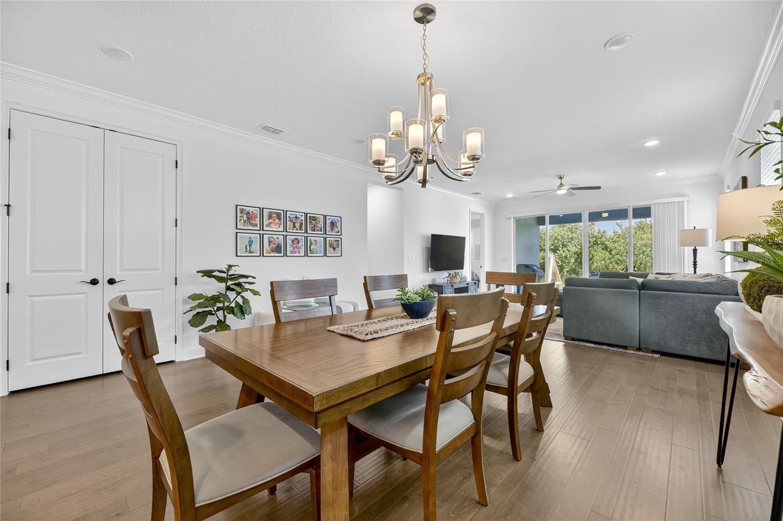 Image 4 of 75 For 977 Signet Drive