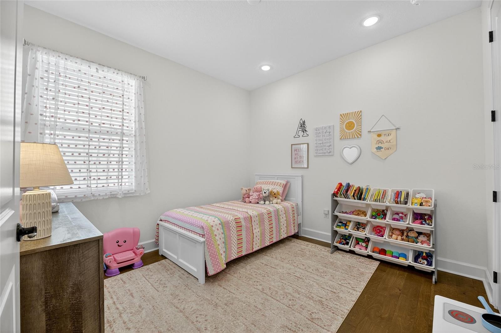Image 45 of 75 For 977 Signet Drive