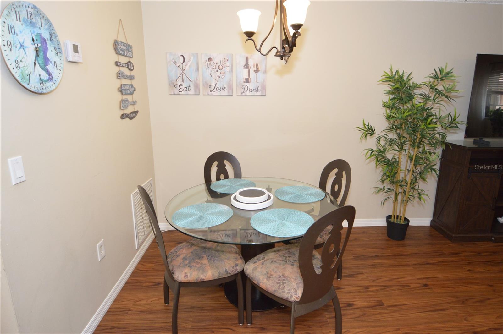 Image 13 of 80 For 12760 Indian Rocks Road 1059(furni