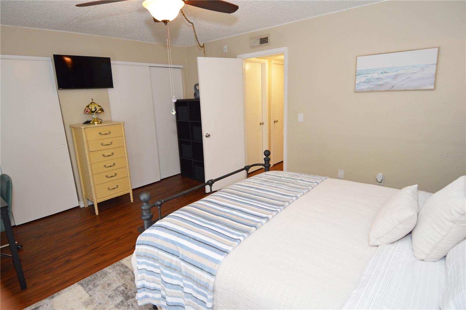Image 32 of 80 For 12760 Indian Rocks Road 1059(furni