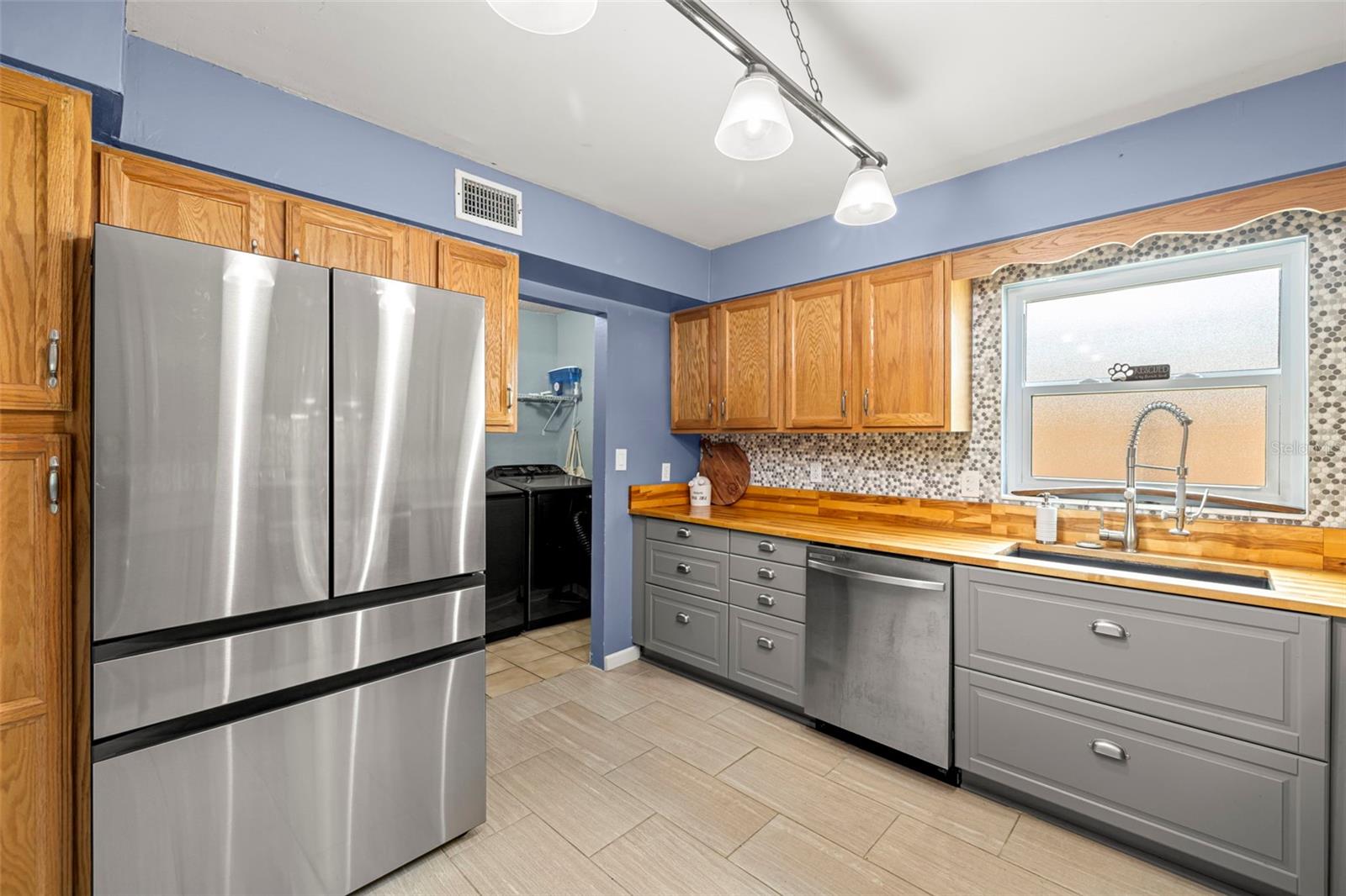 Image 11 of 36 For 9465 50th Way N