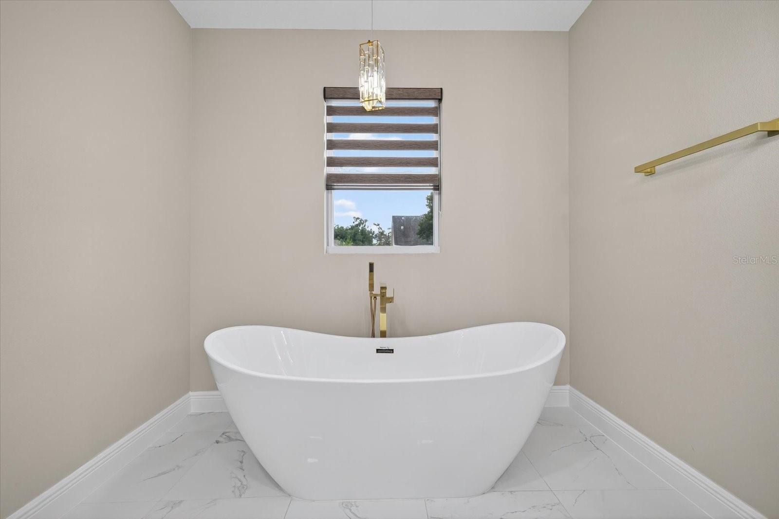 Image 27 of 62 For 636 Limona Woods Drive