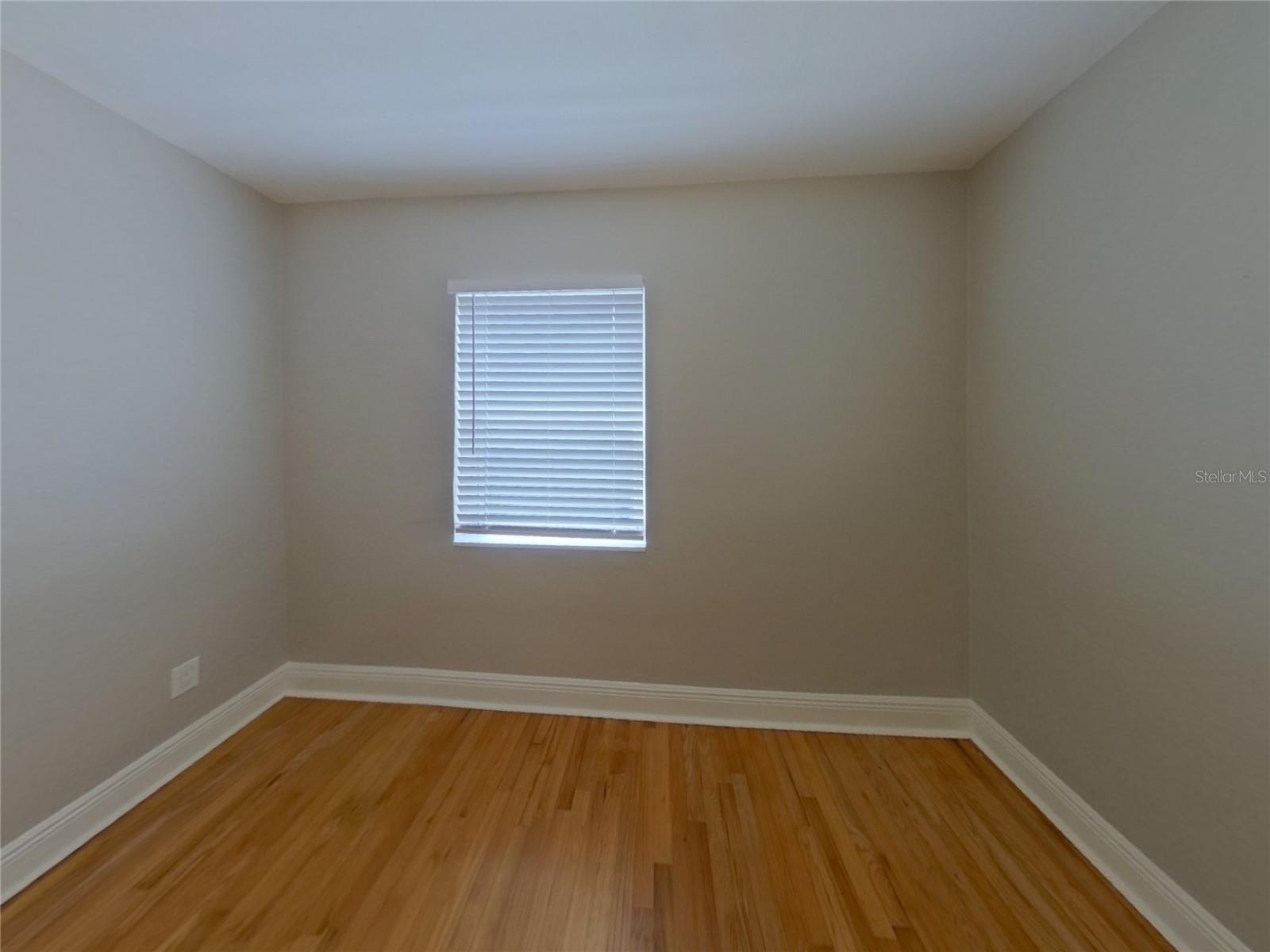 Image 11 of 16 For 2311 35th Avenue N