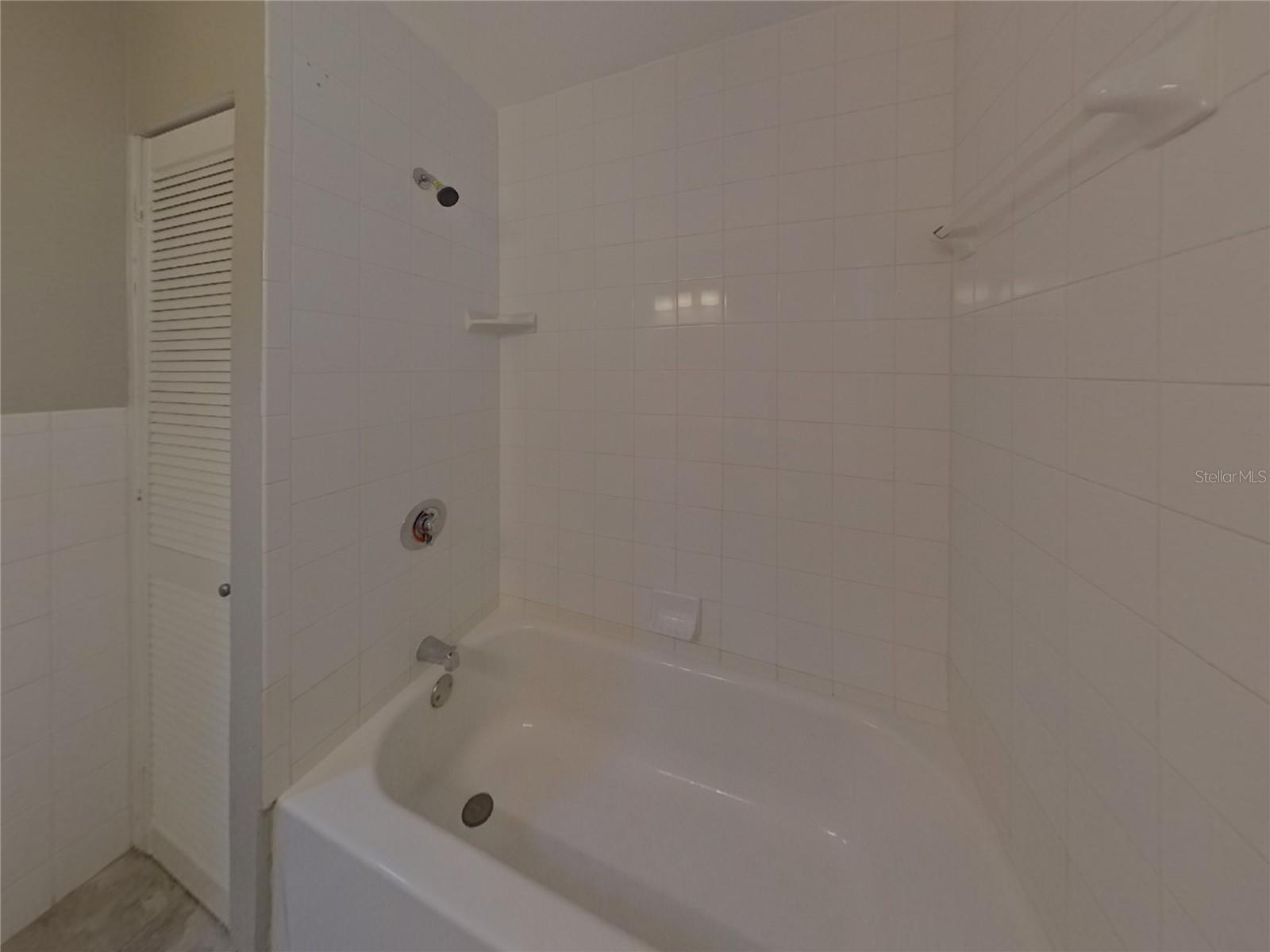 Image 14 of 16 For 2311 35th Avenue N