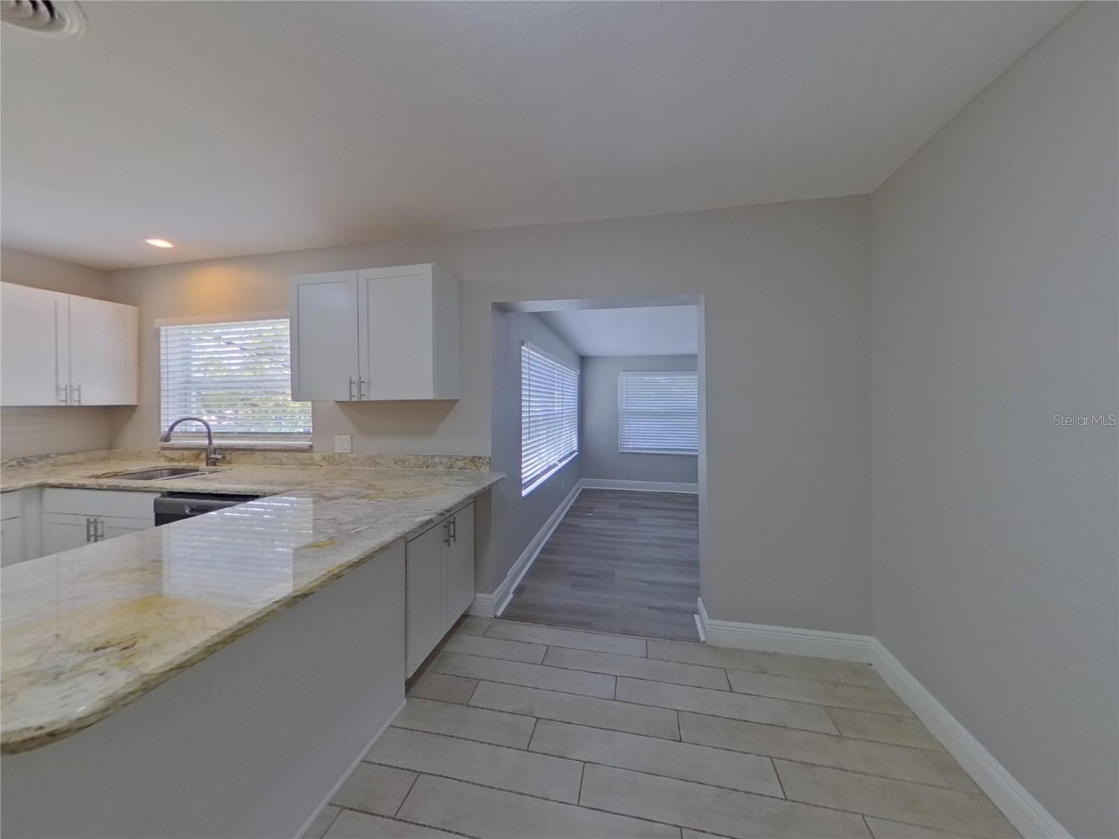 Image 5 of 16 For 2311 35th Avenue N