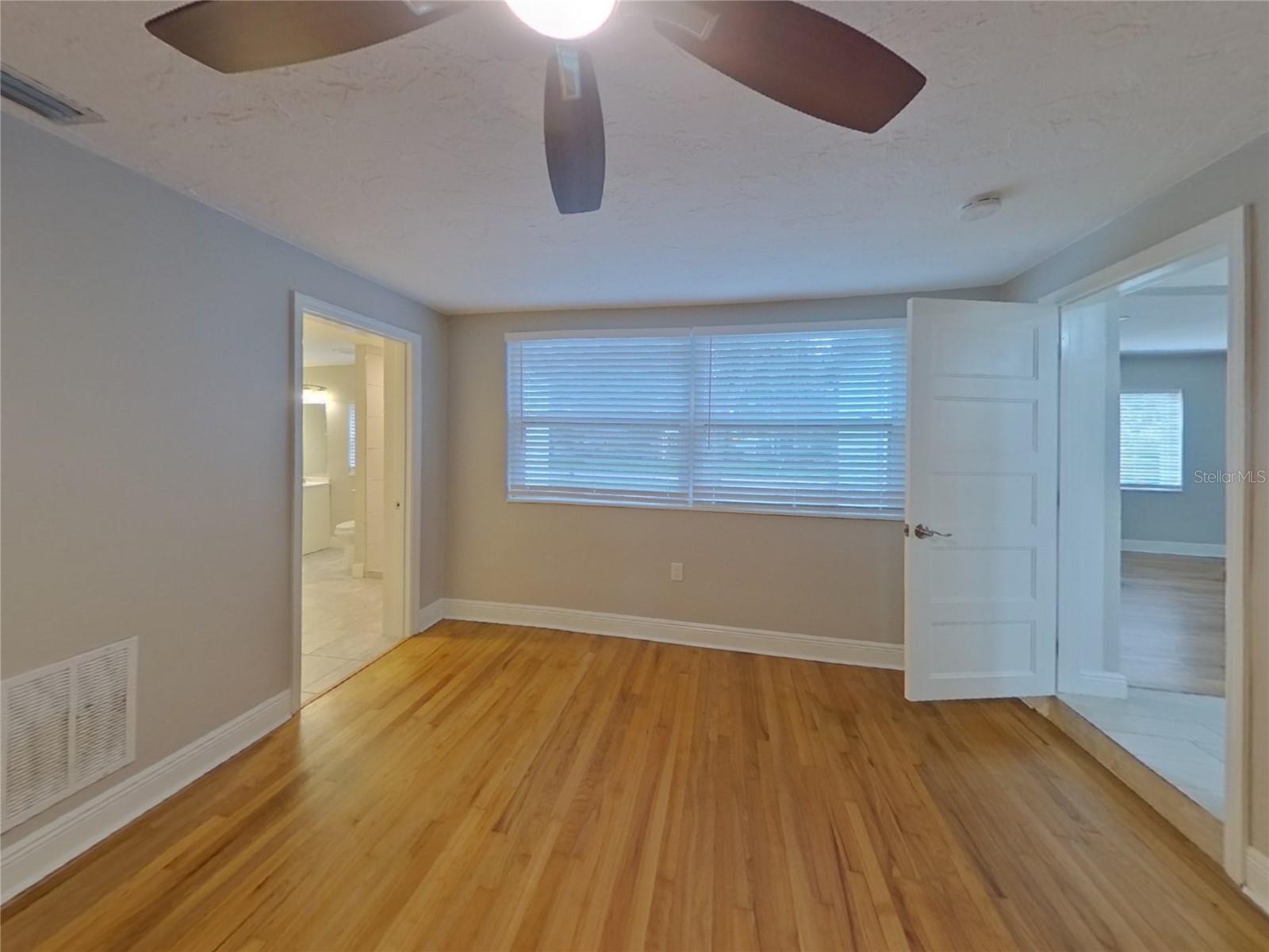 Image 8 of 16 For 2311 35th Avenue N