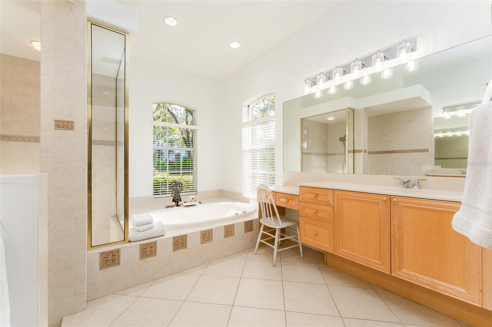 Image 26 of 64 For 17814 Mission Oak Drive