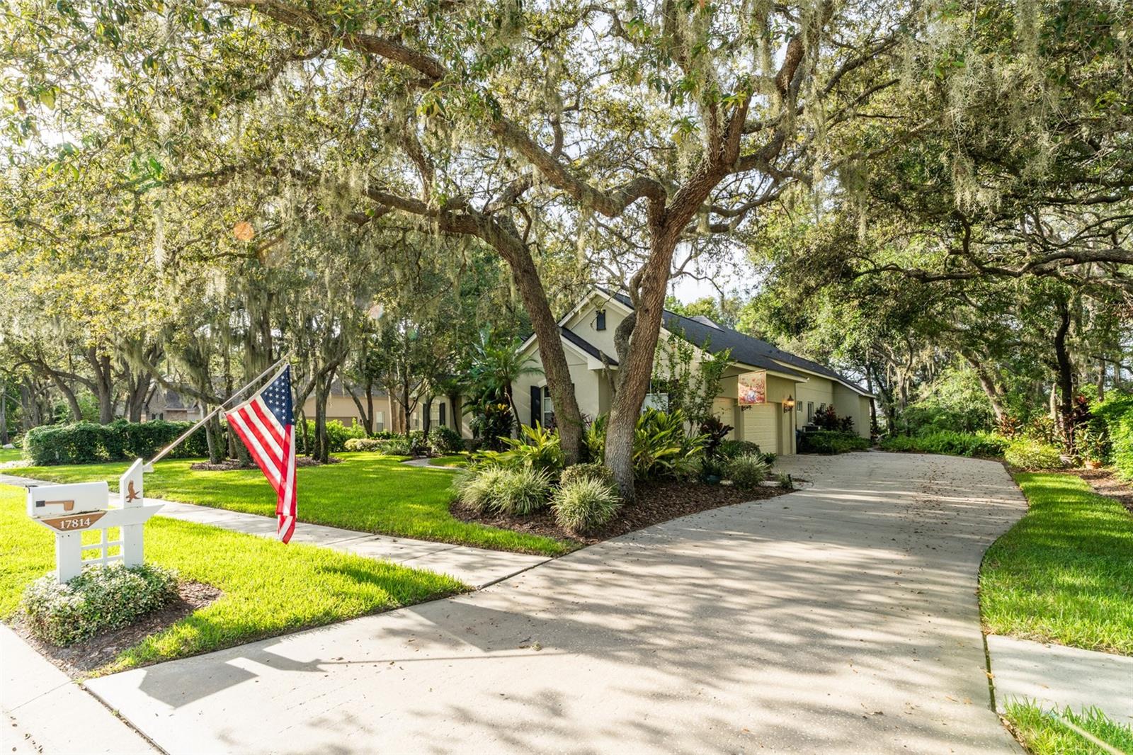 Image 8 of 64 For 17814 Mission Oak Drive