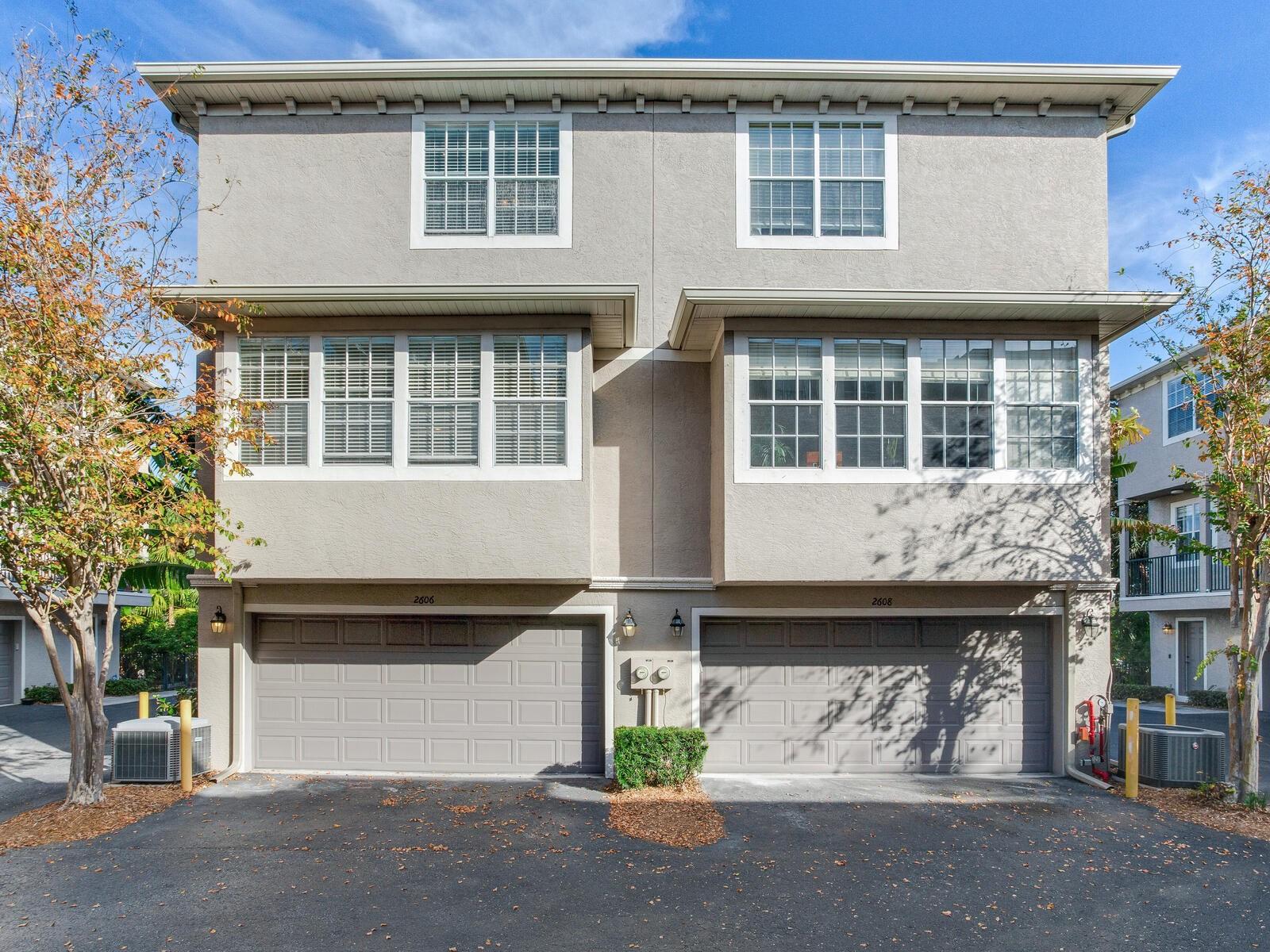 Image 3 of 58 For 2606 Espana Court