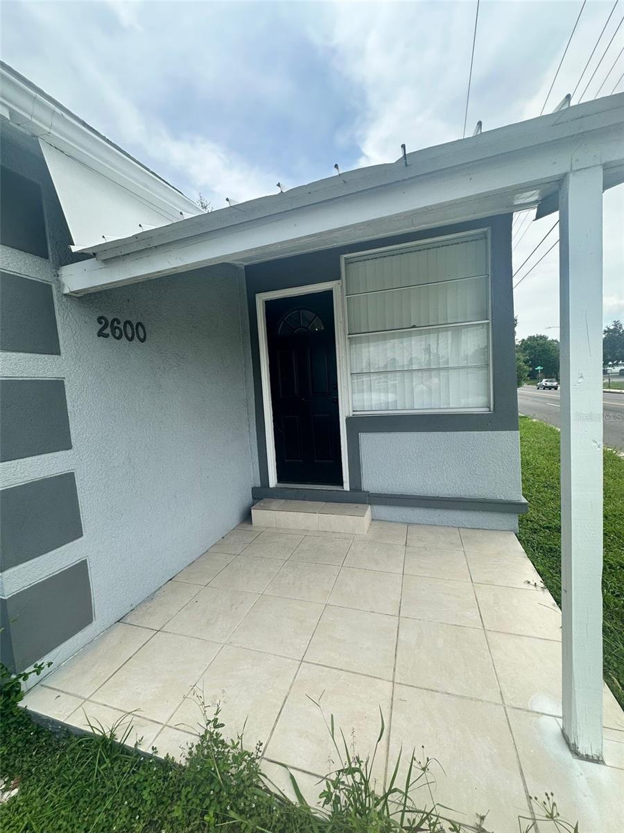Image 3 of 39 For 2600 Columbus Drive