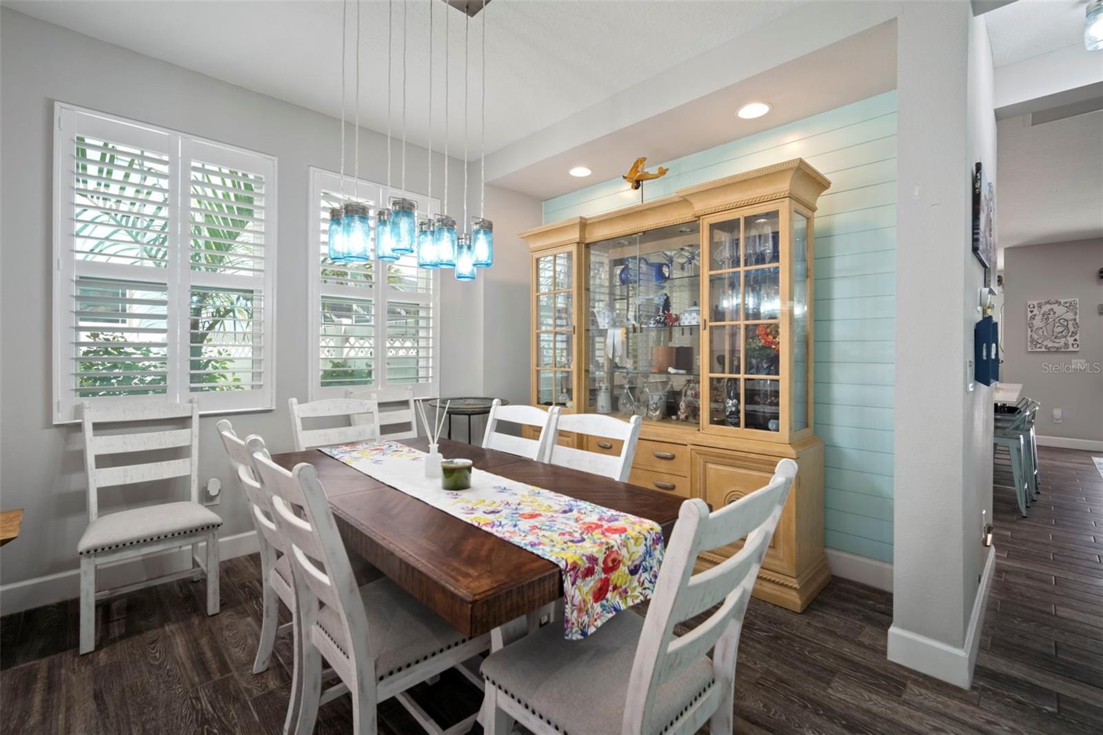 Listing photo id 9 for 5125 Admiral Pointe Drive