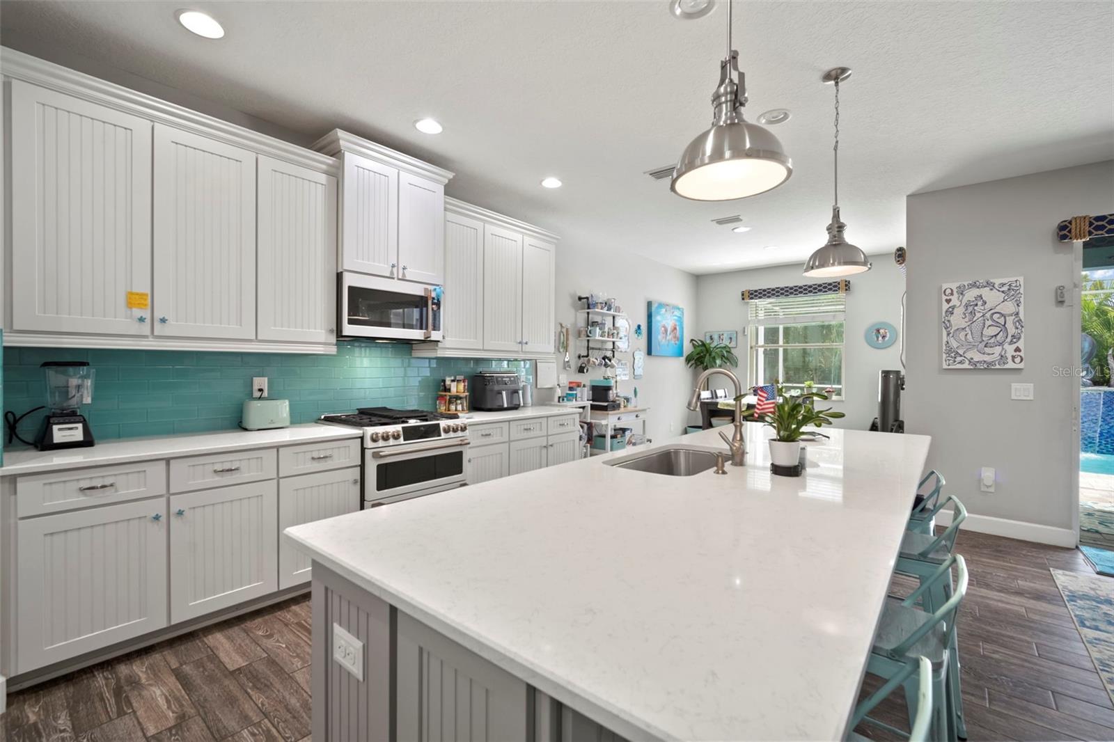 Listing photo id 13 for 5125 Admiral Pointe Drive