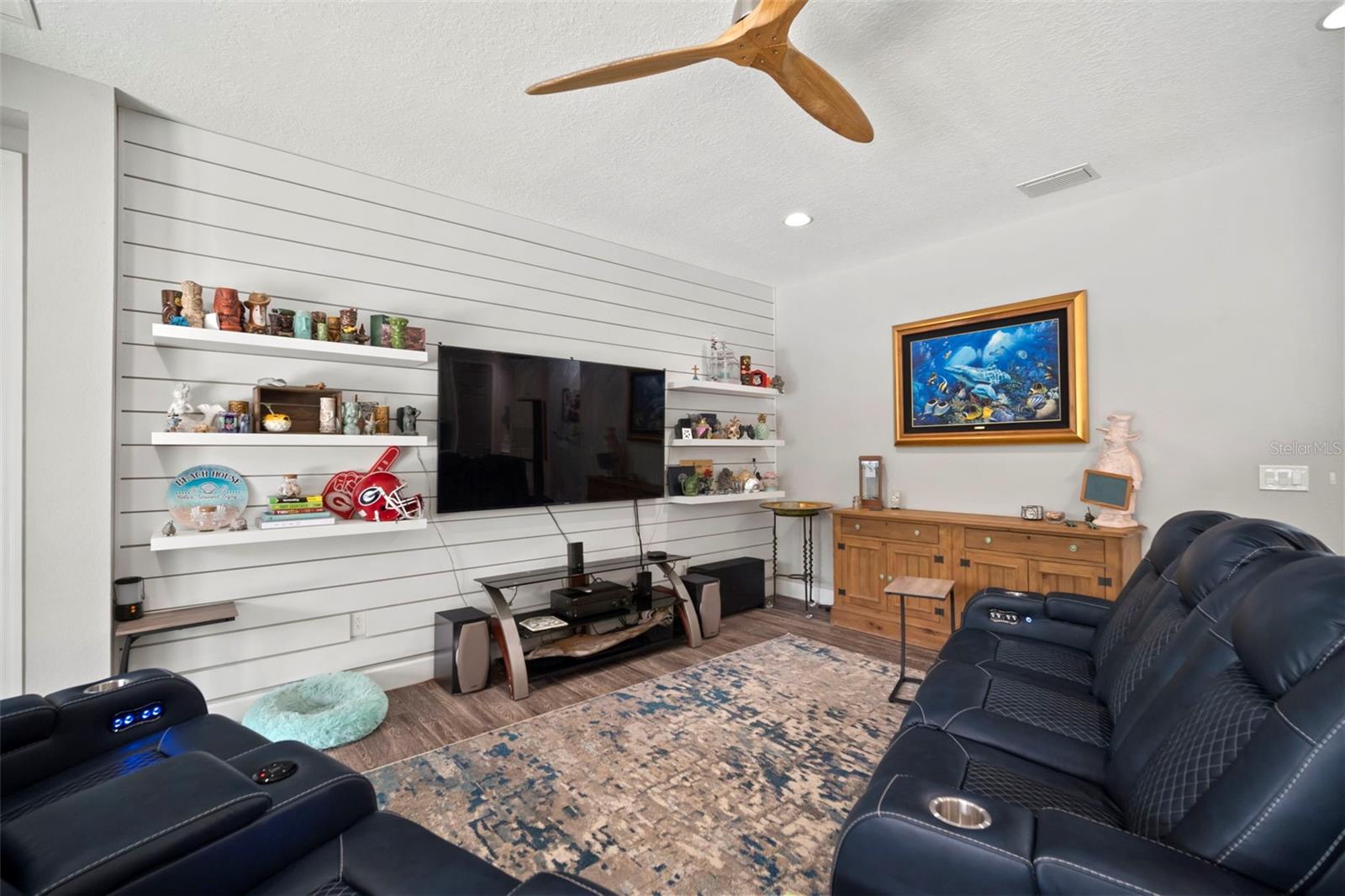 Listing photo id 24 for 5125 Admiral Pointe Drive