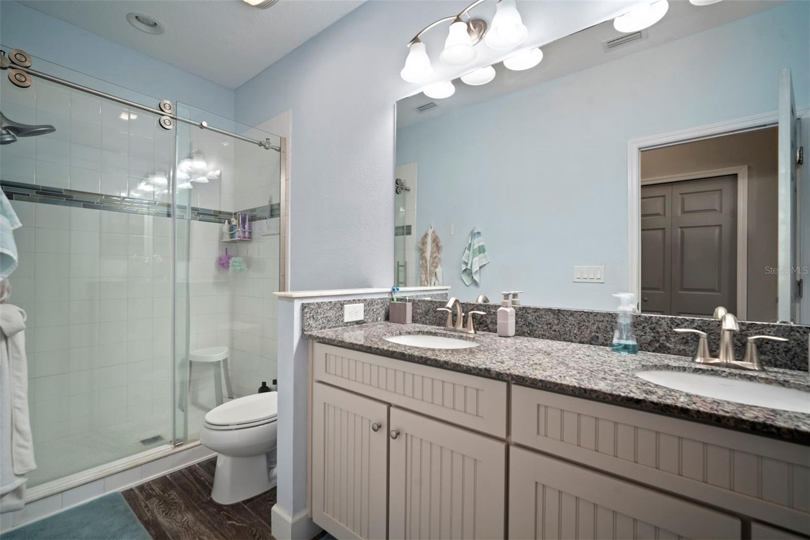 Listing photo id 46 for 5125 Admiral Pointe Drive