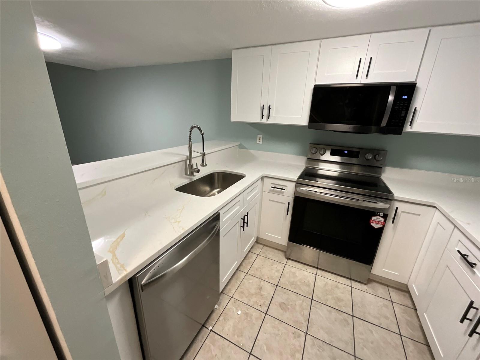 Image 11 of 22 For 2027 Pine Chace Court