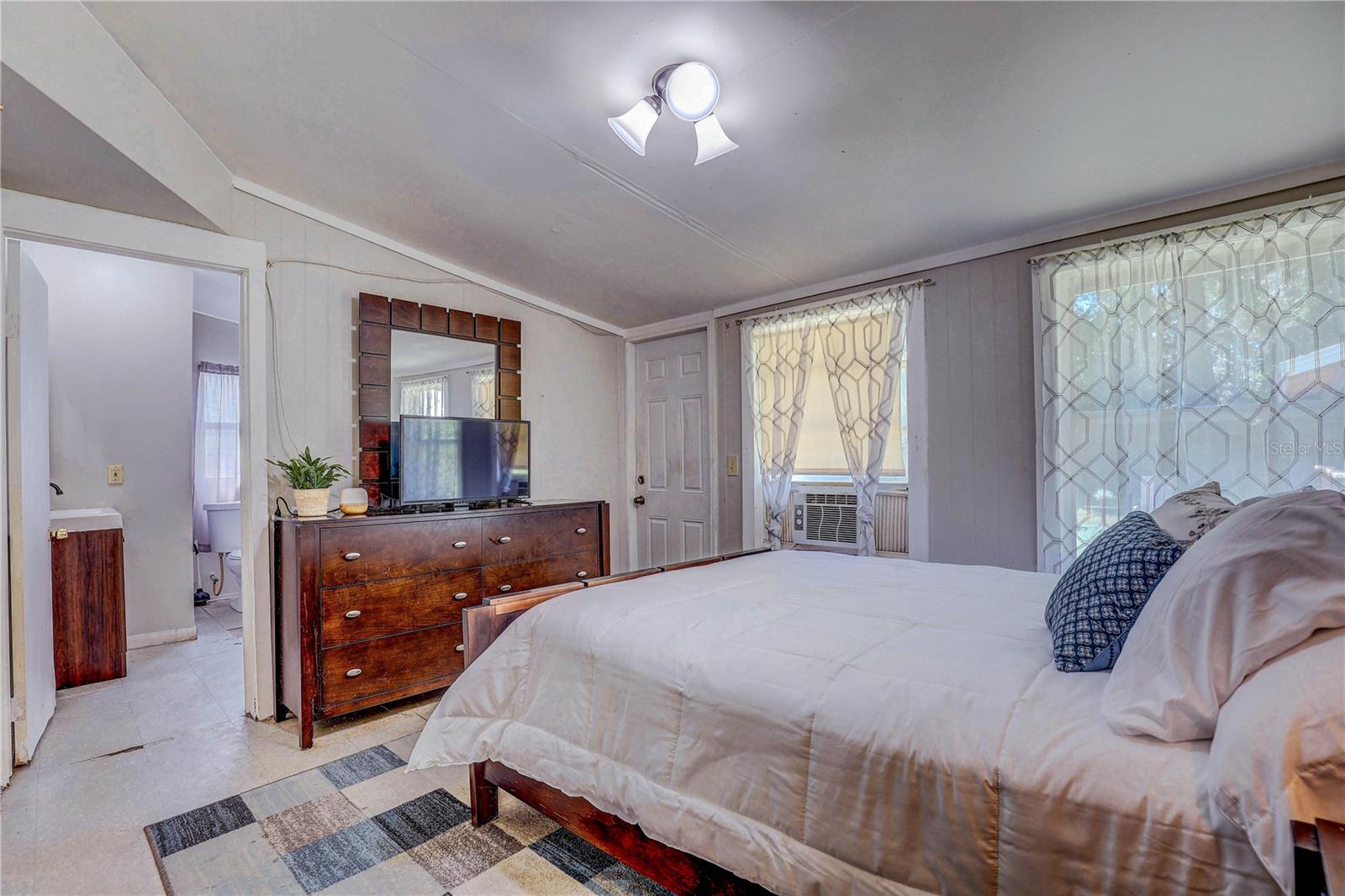 Image 23 of 42 For 8706 Hamner Avenue