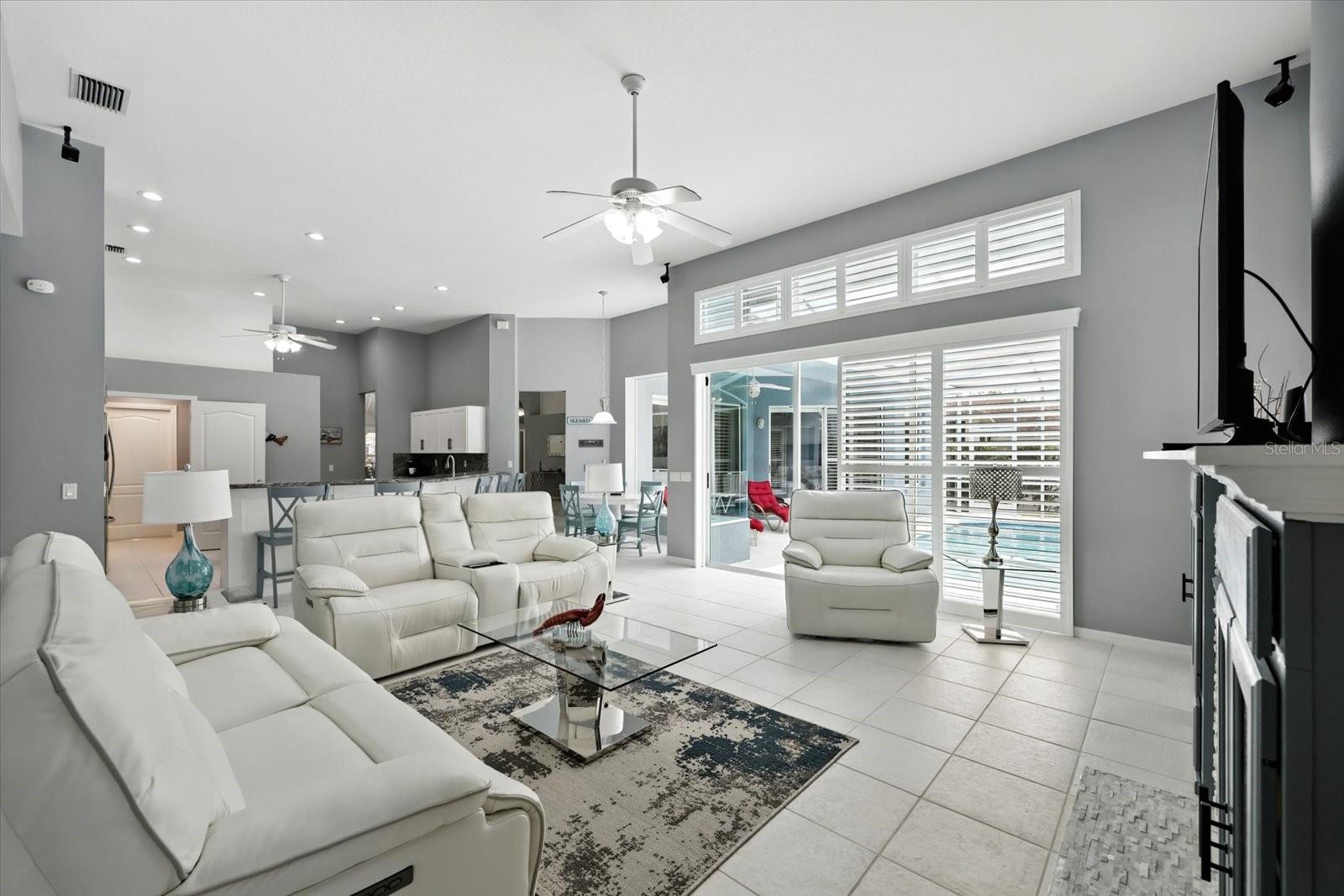 Image 7 of 50 For 15130 Arbor Hollow Dr