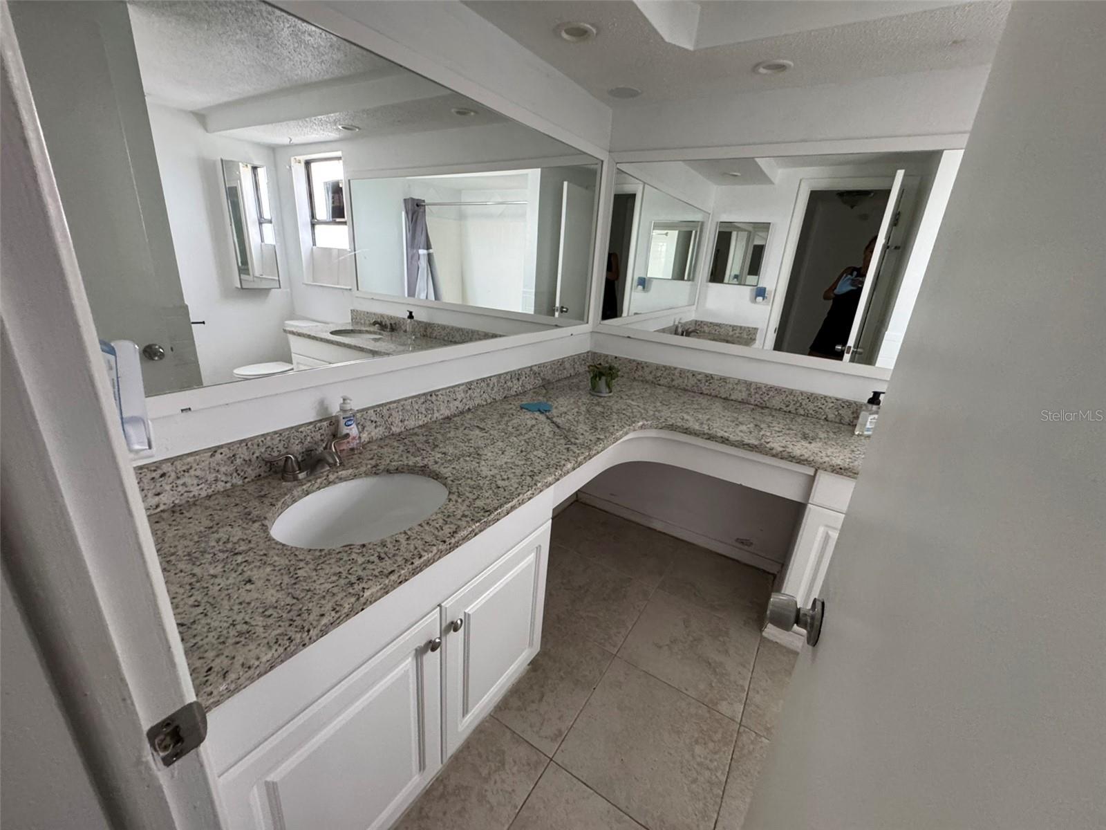 Image 12 of 99 For 7835 Bloomfield Drive