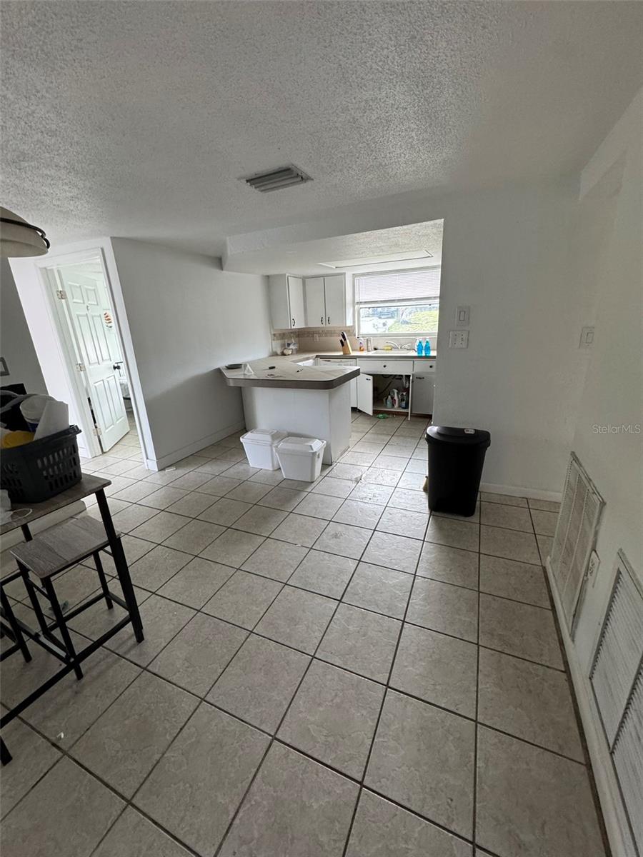 Image 27 of 99 For 7835 Bloomfield Drive