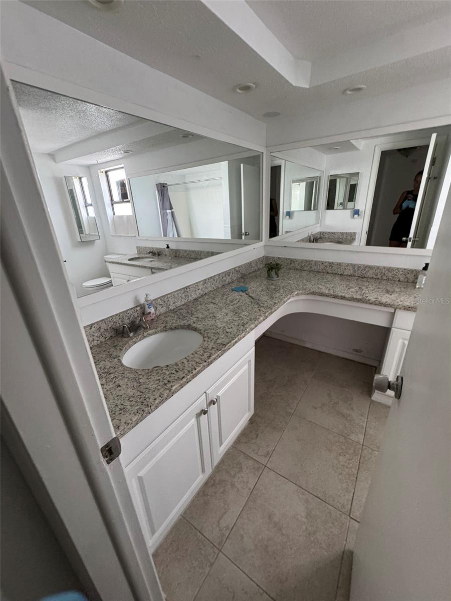 Image 8 of 99 For 7835 Bloomfield Drive