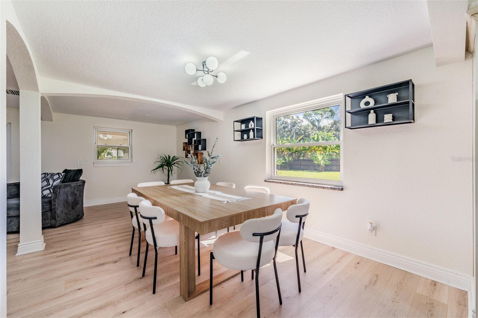 Image 12 of 62 For 9517 Flora Street