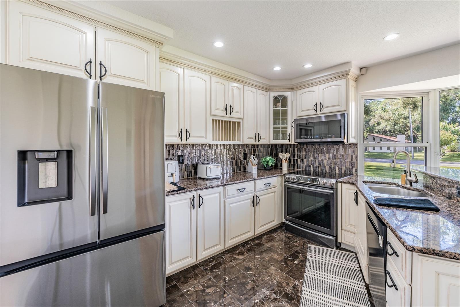 Image 14 of 62 For 9517 Flora Street