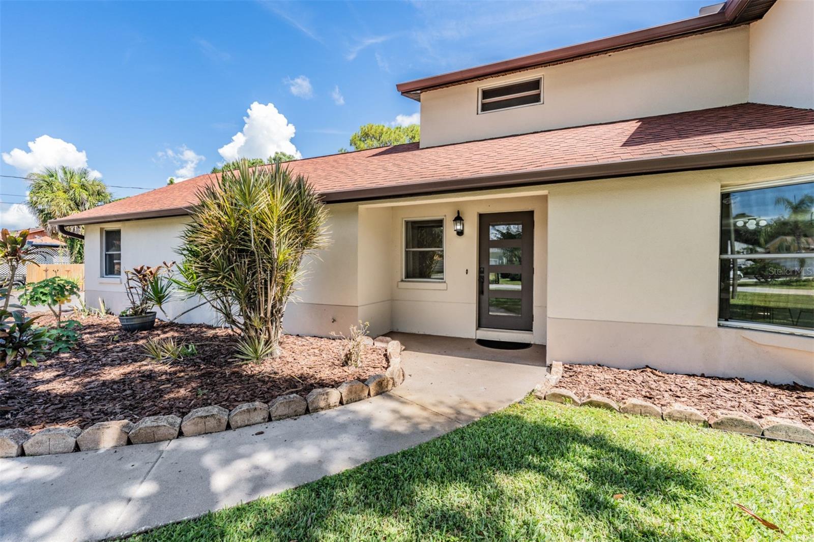 Image 5 of 62 For 9517 Flora Street
