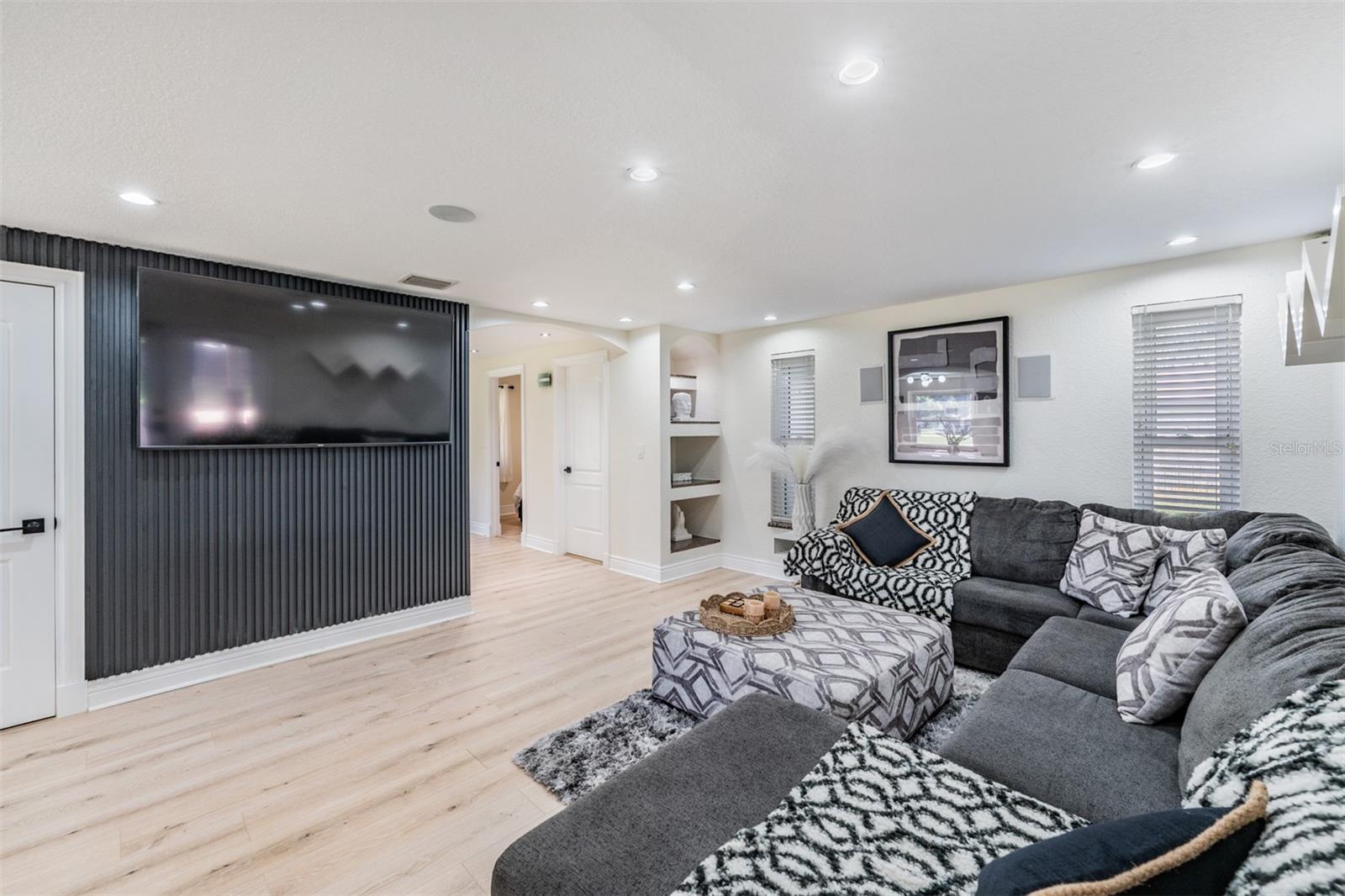 Image 8 of 62 For 9517 Flora Street