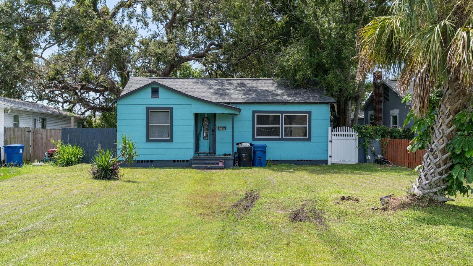 Listing photo id 25 for 4650 Emerson Avenue S