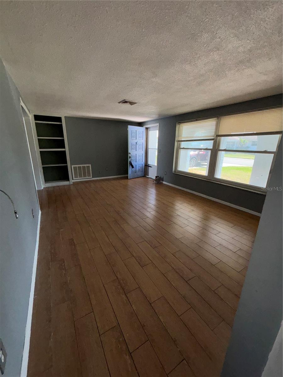 Image 15 of 20 For 7449 Live Oak Lane