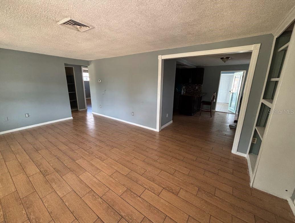 Image 3 of 7 For 7449 Live Oak Lane