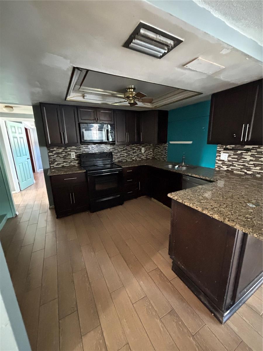 Image 8 of 20 For 7449 Live Oak Lane