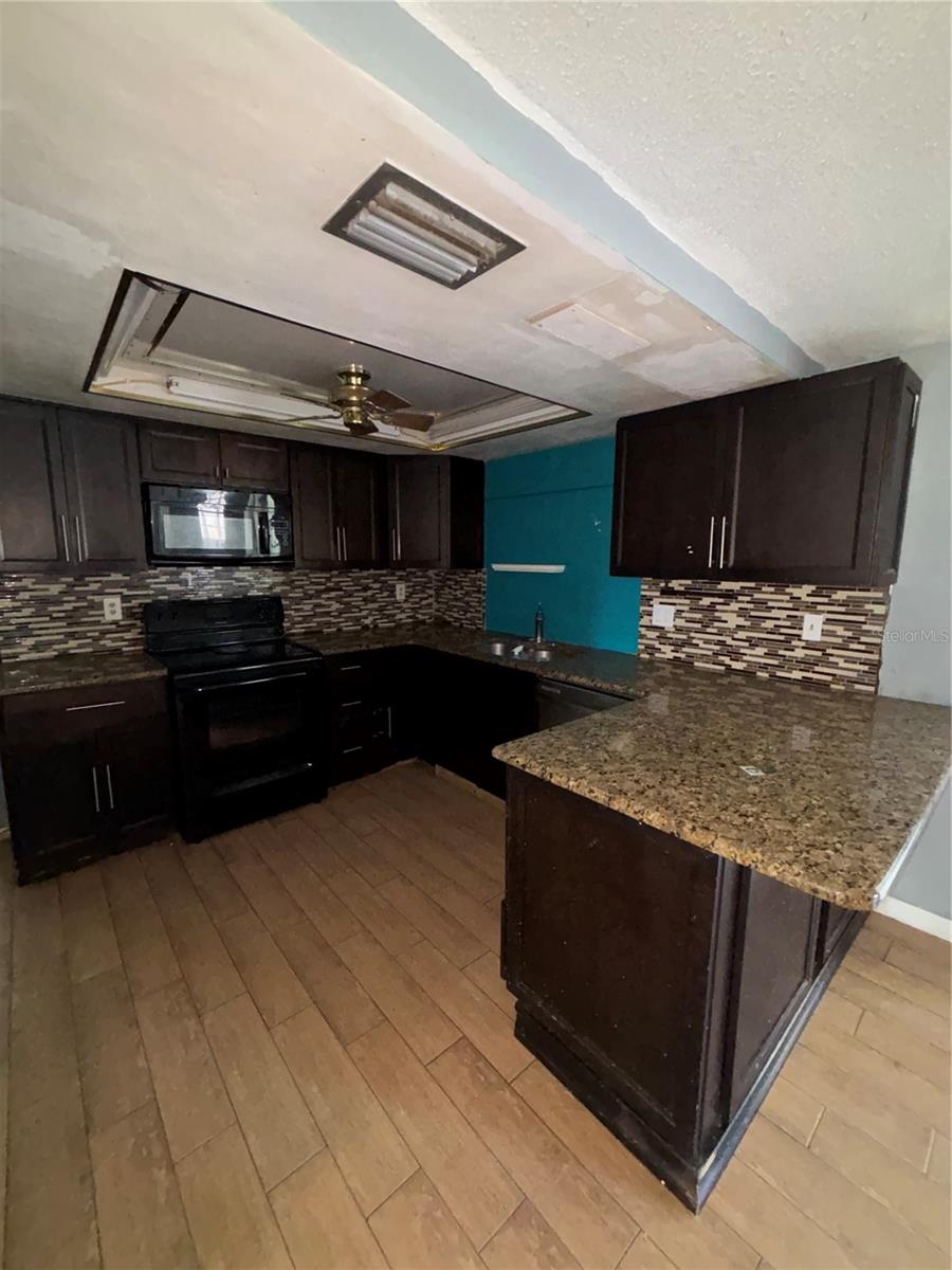 Image 9 of 20 For 7449 Live Oak Lane